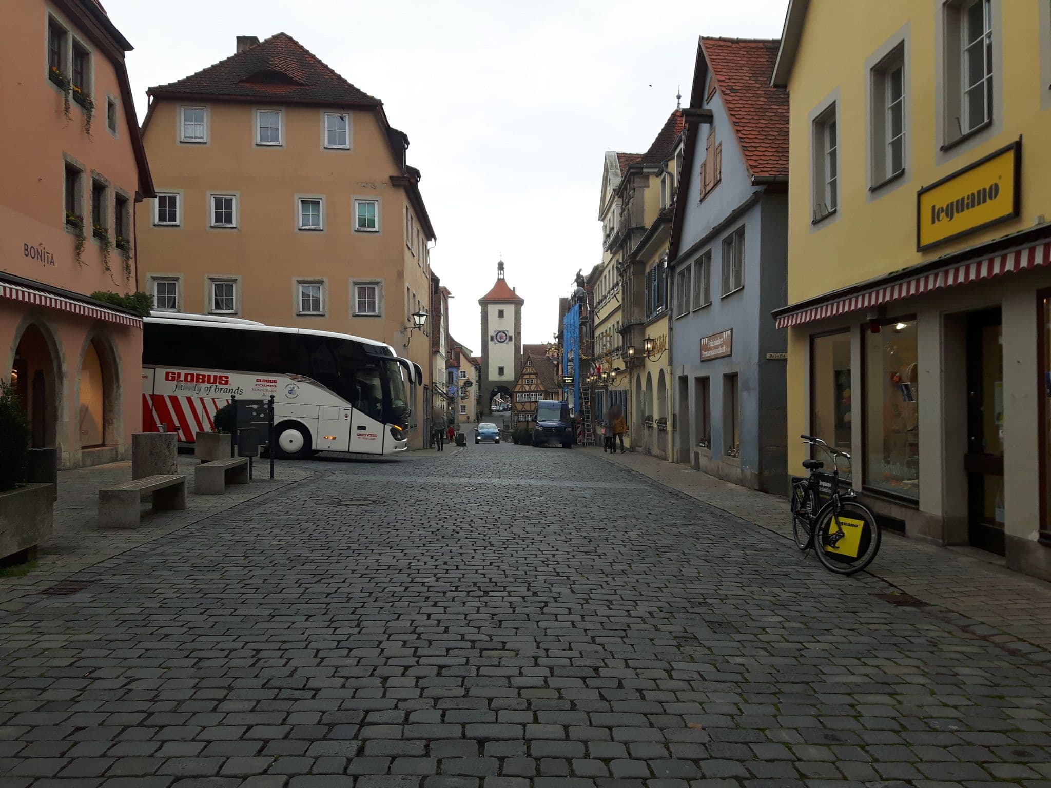Street view near Hotel Raidel, Rothenburg ob der Tauber — © taufkirchner (CC BY-SA · Mapillary)
