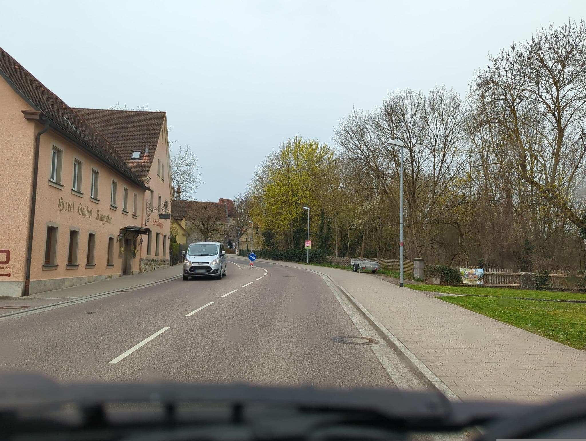 Street view near Hotel Klingentor, Rothenburg ob der Tauber — © electria (CC BY-SA · Mapillary)