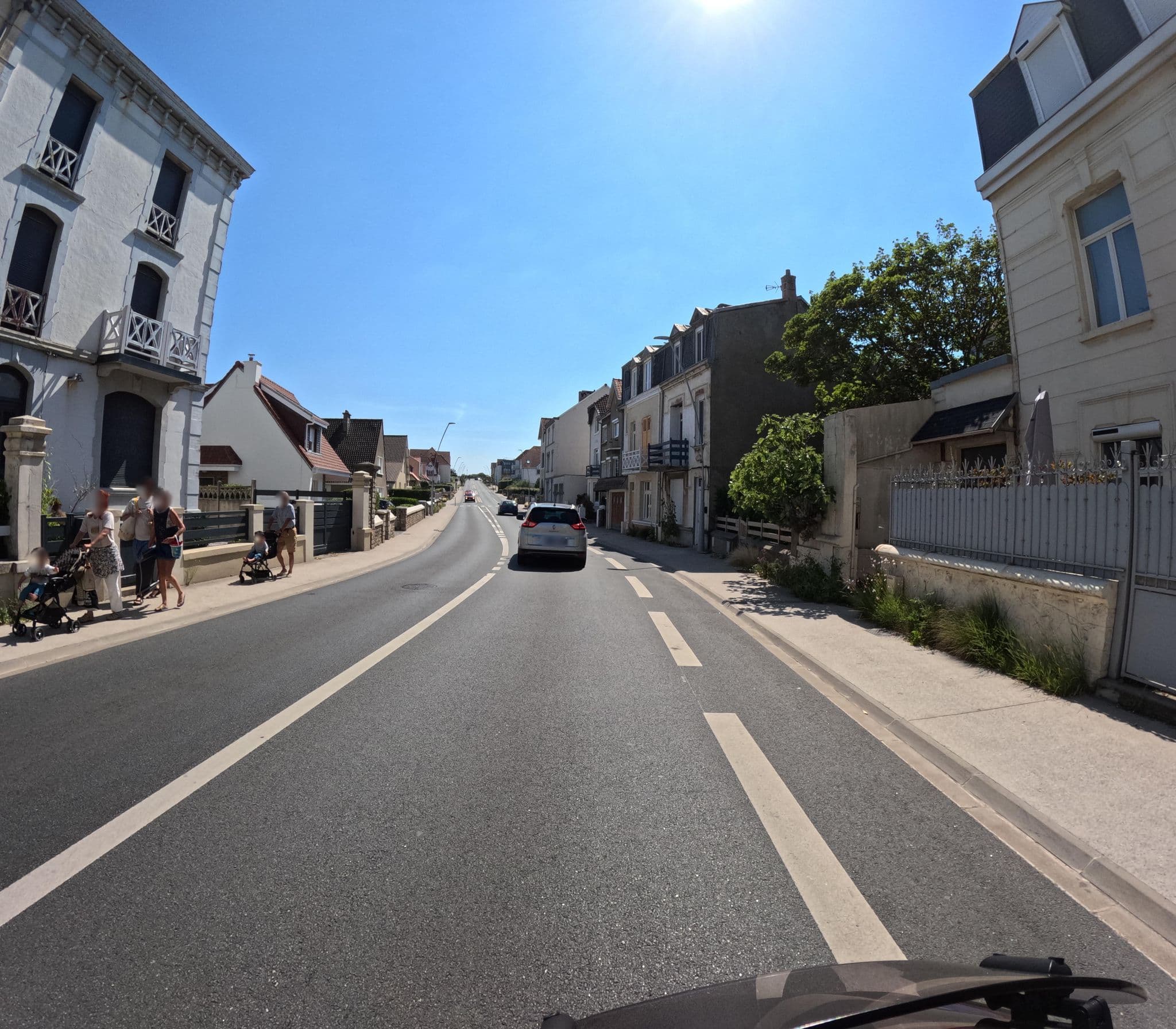 Street view near Chambres d'hôtes Villa Les Palmiers, Wimereux — © wasd42 (CC BY-SA · Mapillary)