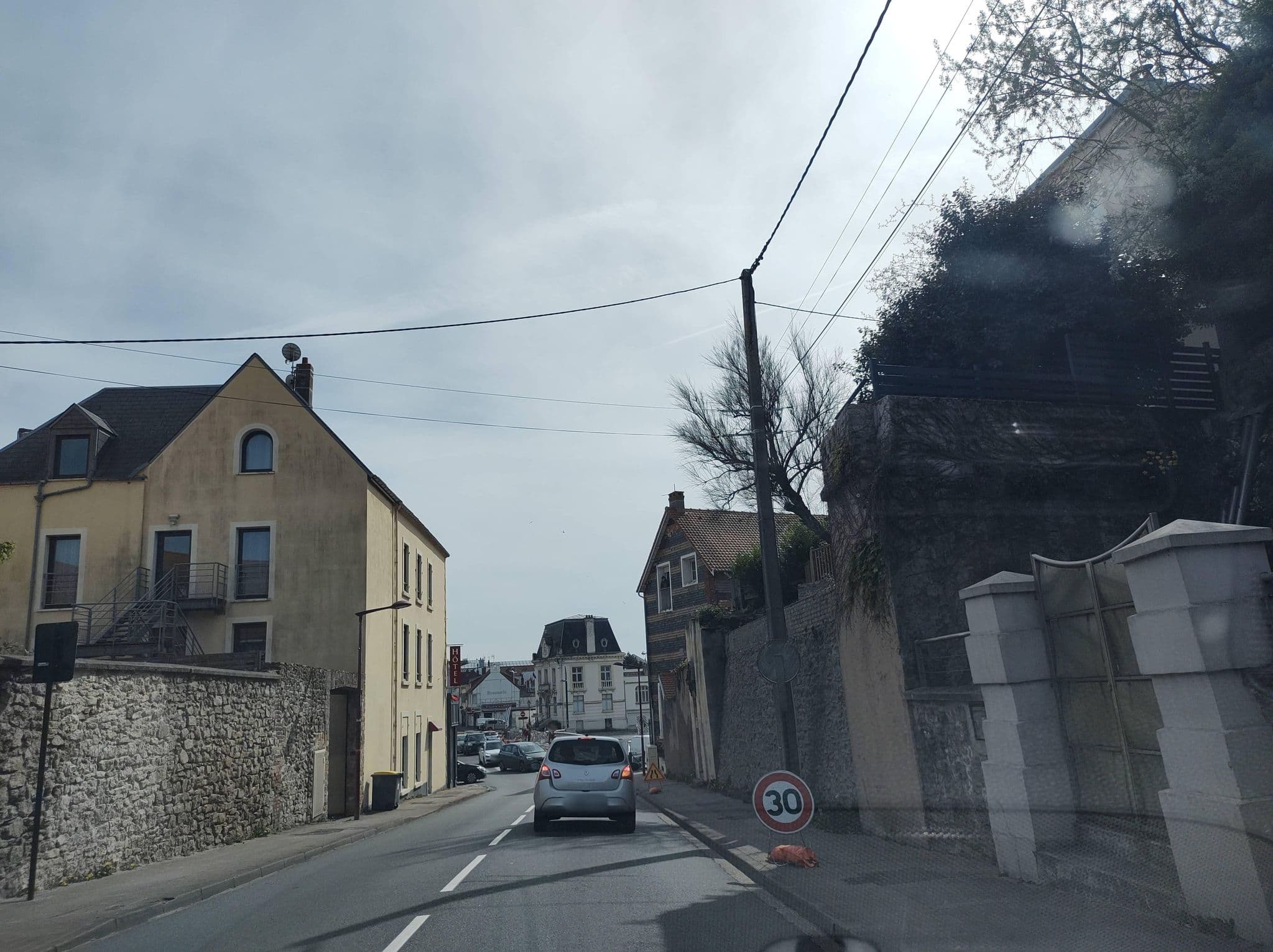 Street view near Hôtel Saint-Jean, Wimereux — © thetornado76 (CC BY-SA · Mapillary)