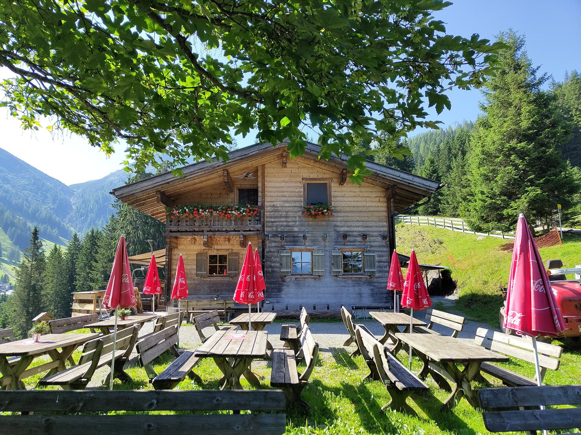 Schafalm (via Wikimedia Commons, CC BY-SA 4.0)