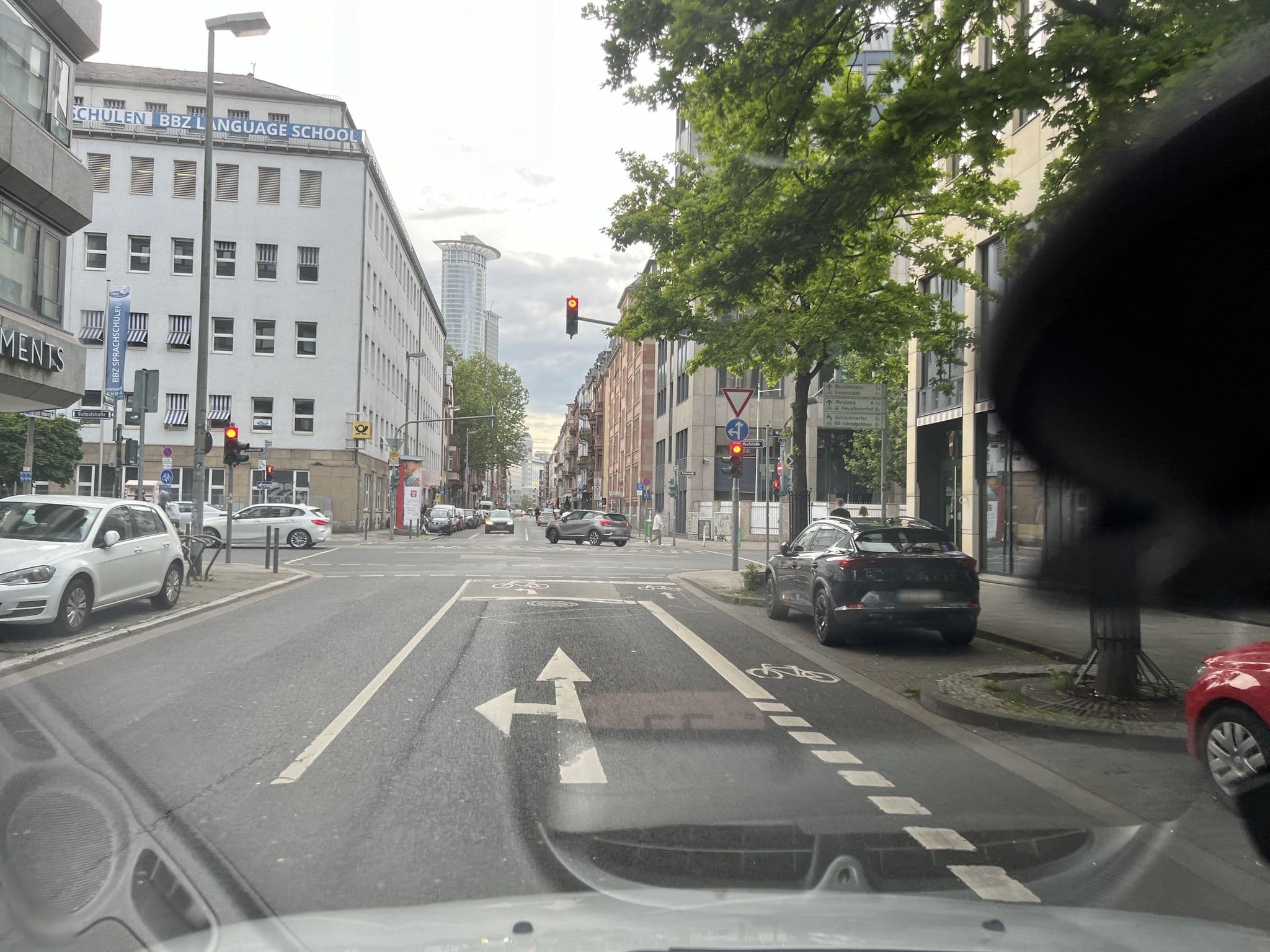 Street view near VISIONAPARTMENTS Gutleutstrasse - contactless check-in, Frankfurt am Main — © robffm (CC BY-SA · Mapillary)