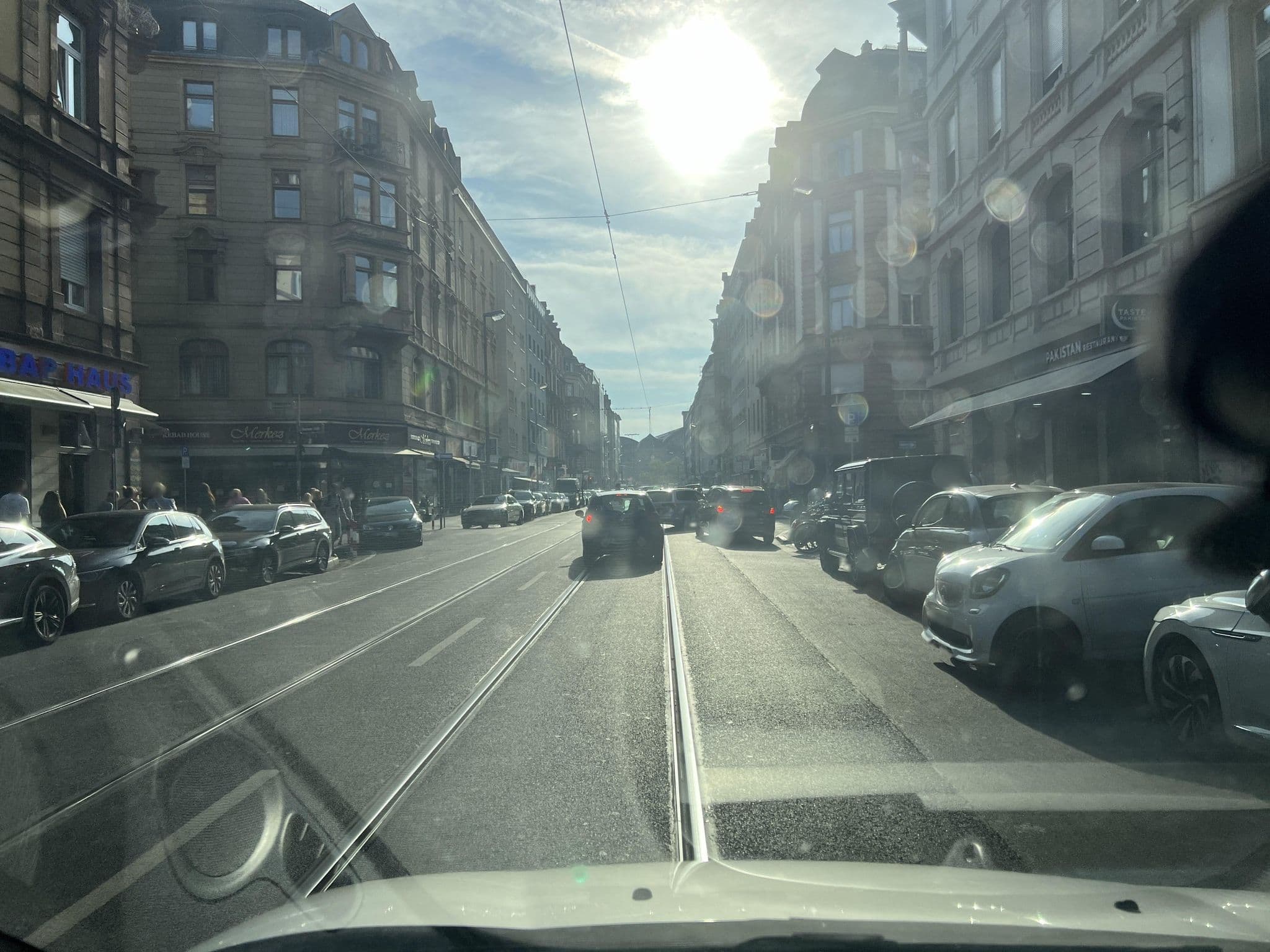 Street view near 청수민박, Frankfurt am Main — © robffm (CC BY-SA · Mapillary)