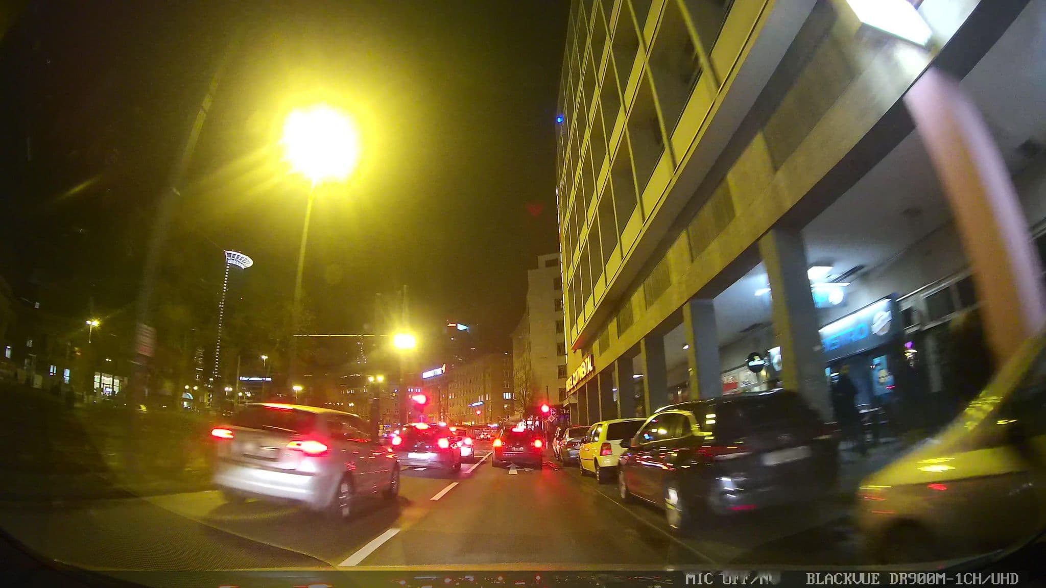 Street view near Centro Hotel, Frankfurt am Main — © chuck (CC BY-SA · Mapillary)