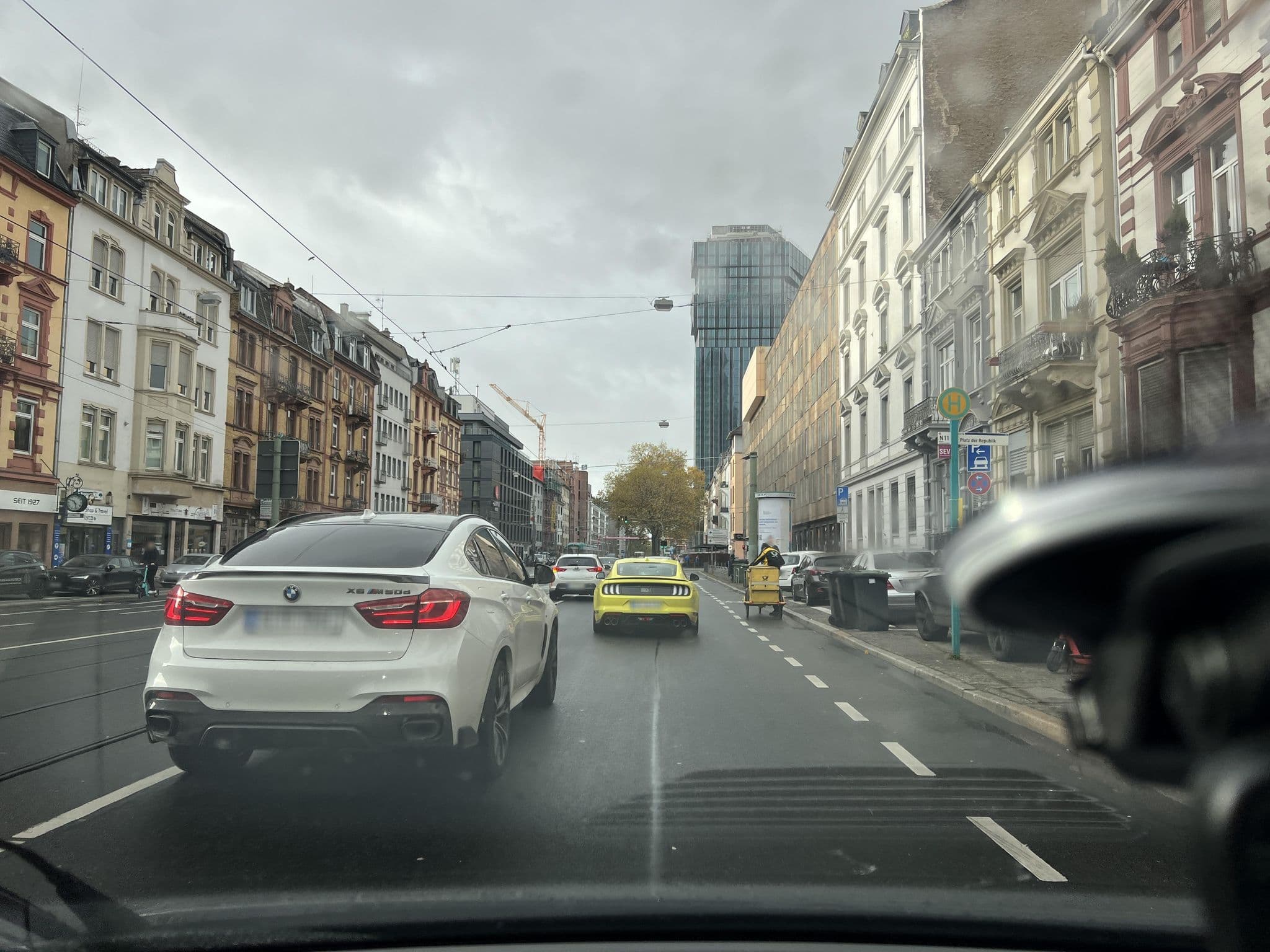Street view near Restaurant Bliss Hotel, Frankfurt am Main — © robffm (CC BY-SA · Mapillary)