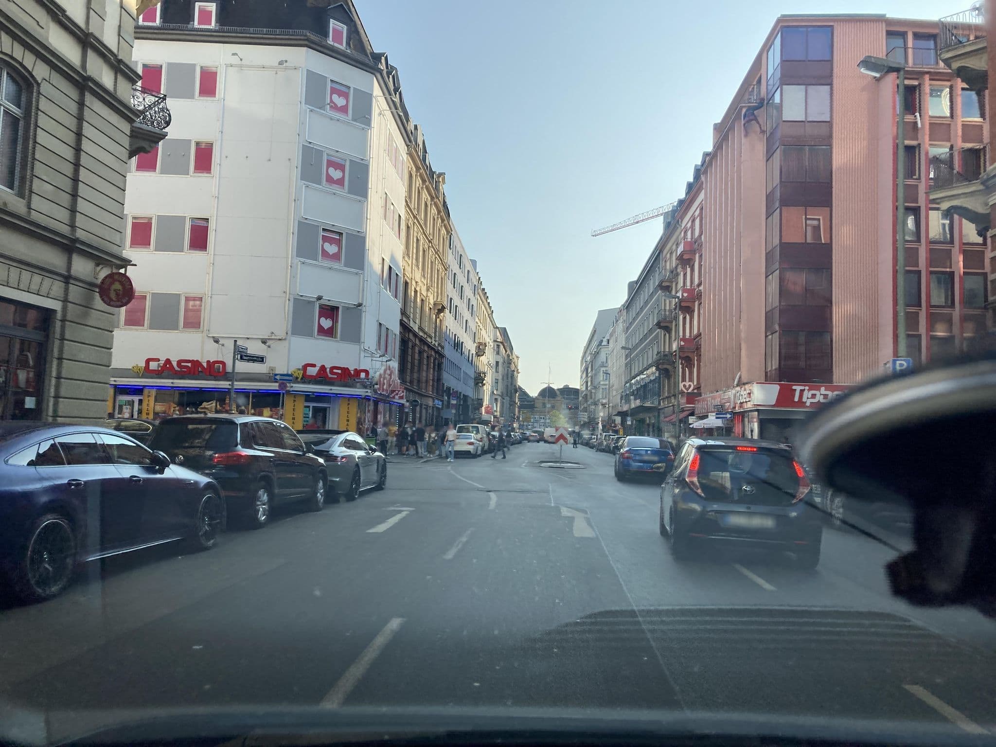 Street view near HSSH Vermiet GmbH, Frankfurt am Main — © robffm (CC BY-SA · Mapillary)