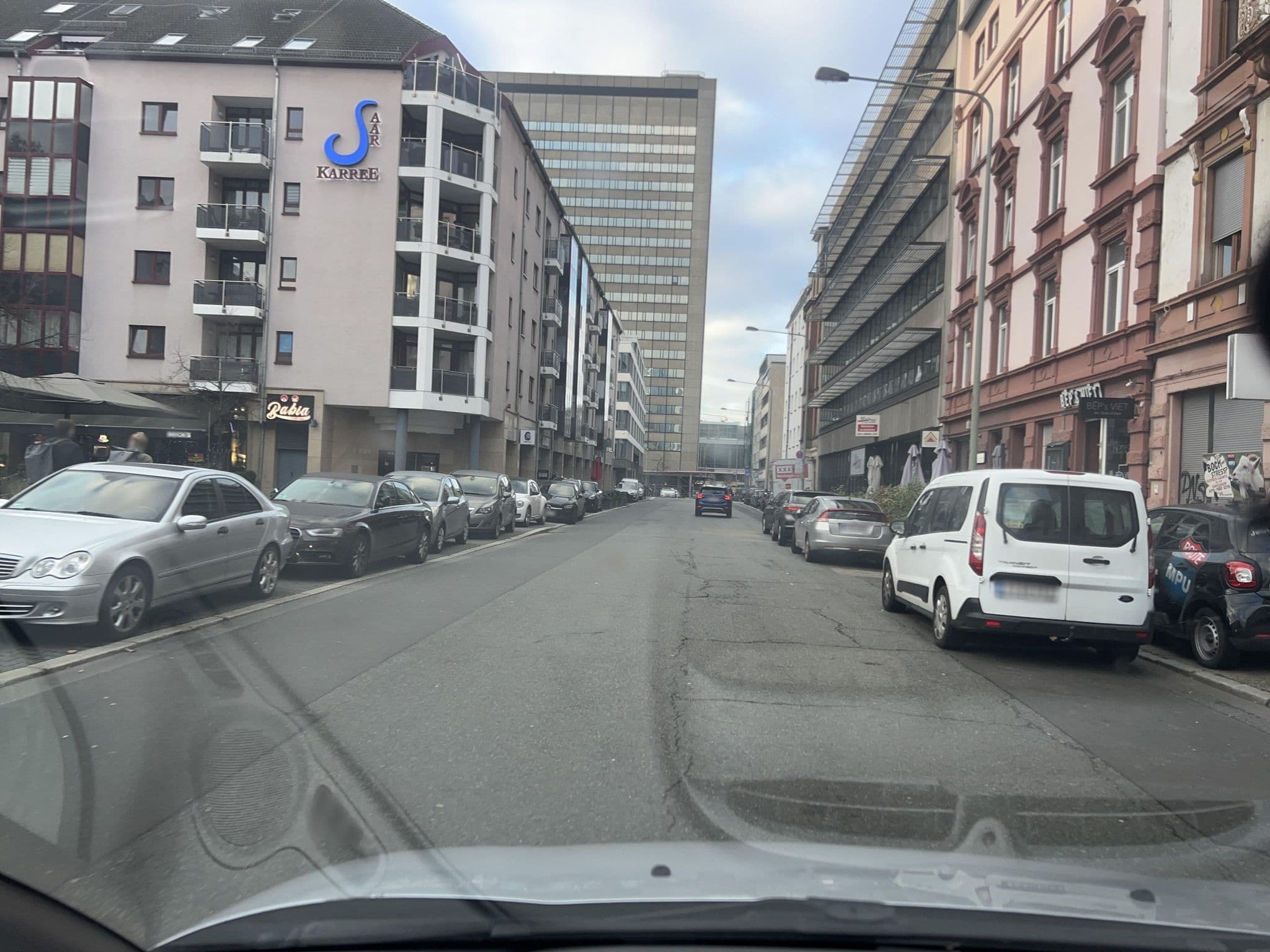 Street view near RUR Hotelbetriebs GmbH, Frankfurt am Main — © robffm (CC BY-SA · Mapillary)