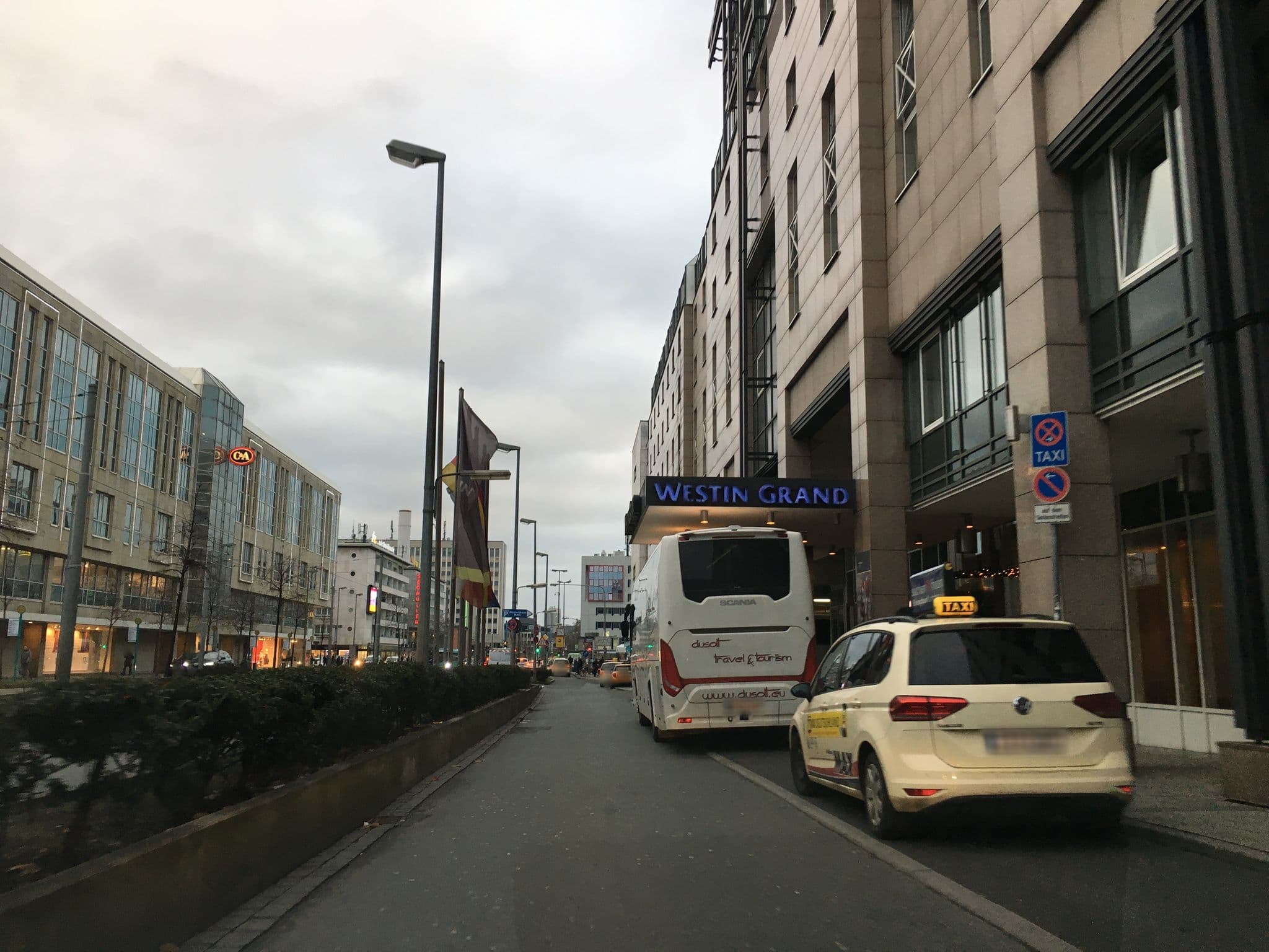 Street view near Arabella Sheraton Hotels Hotels in Innenstadt, Frankfurt am Main — © chuck (CC BY-SA · Mapillary)