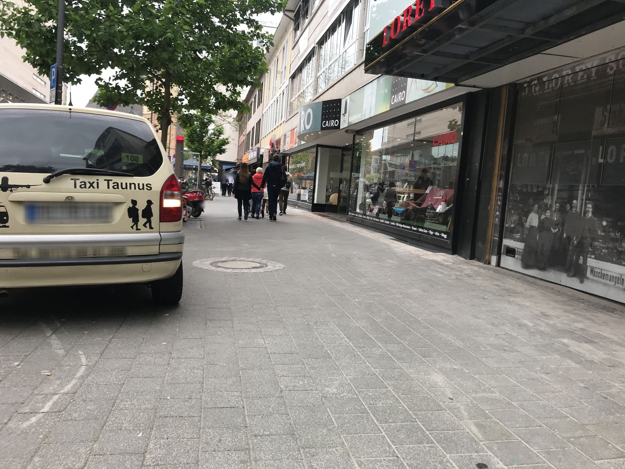 Street view near Max on One, Frankfurt am Main — © miguel_andrade (CC BY-SA · Mapillary)