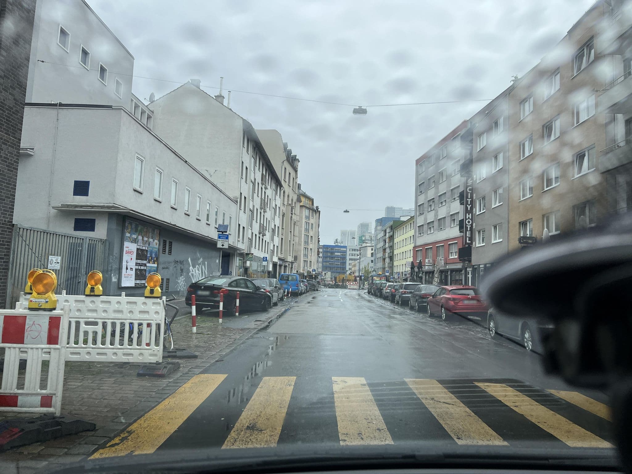 Street view near Residence Hotel, Frankfurt am Main — © robffm (CC BY-SA · Mapillary)