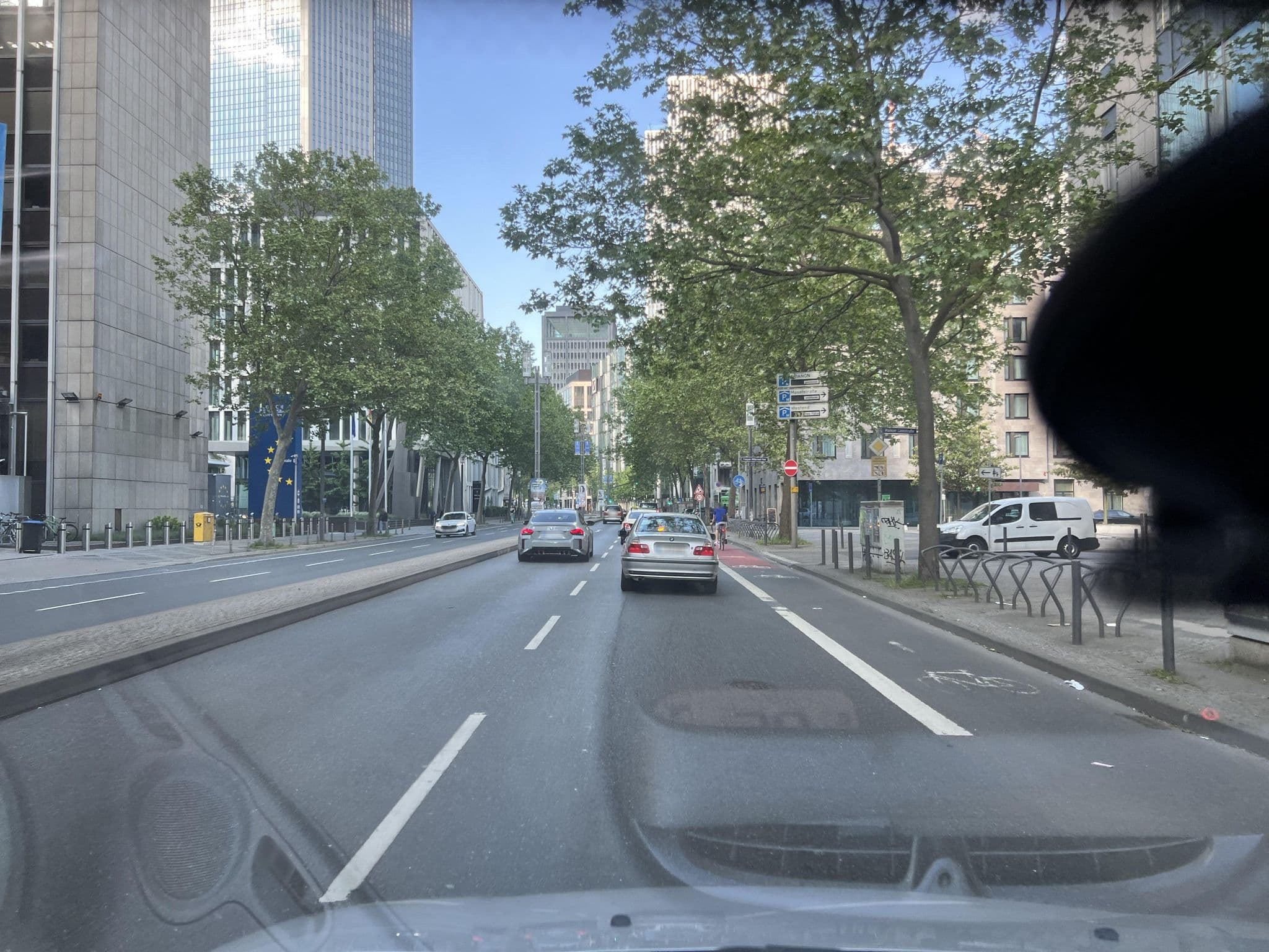 Street view near Hotel Lotte co. Ltd, Frankfurt am Main — © robffm (CC BY-SA · Mapillary)