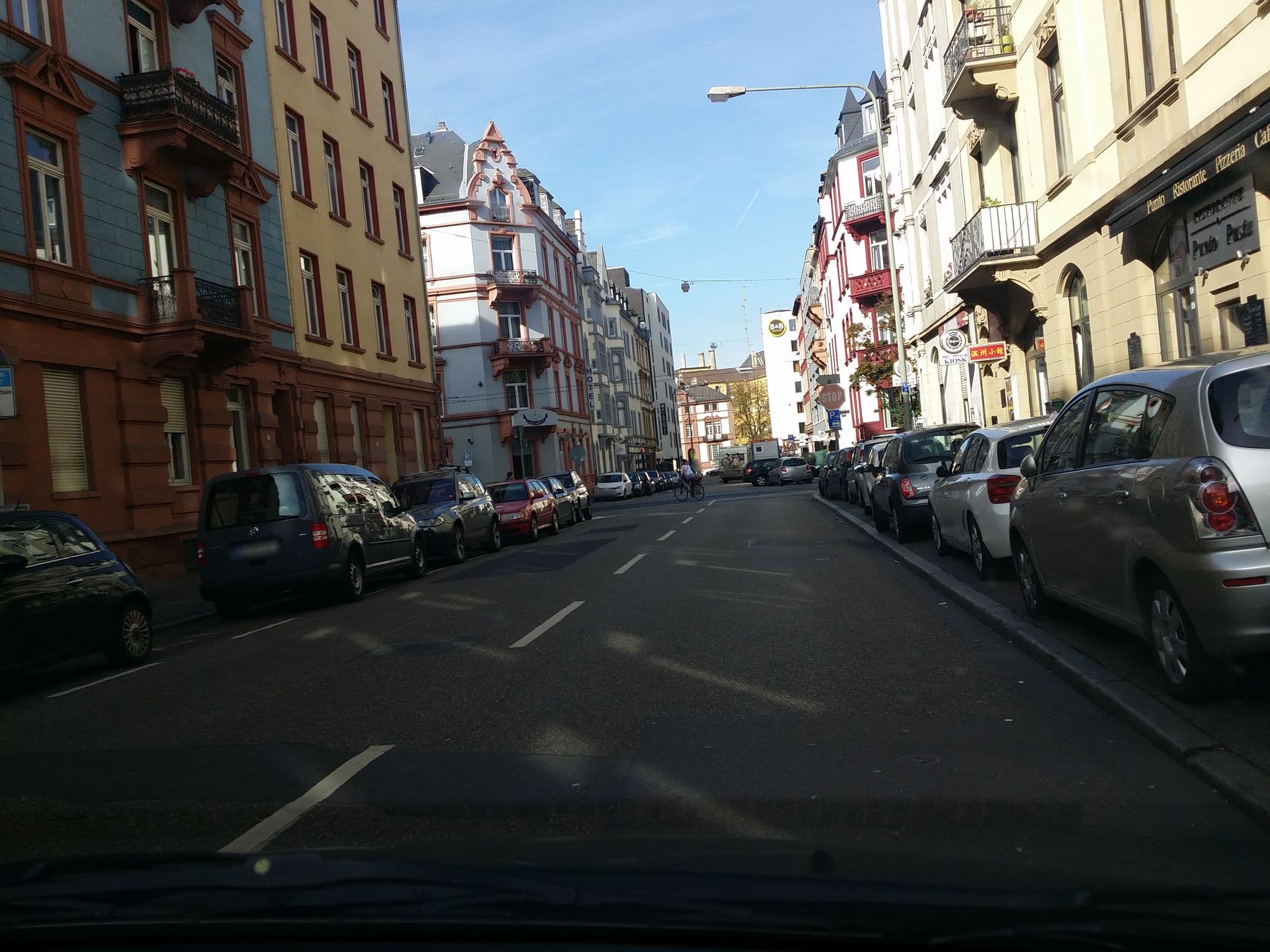 Street view near Hotel Prinz Otto, Frankfurt am Main — © b166er (CC BY-SA · Mapillary)