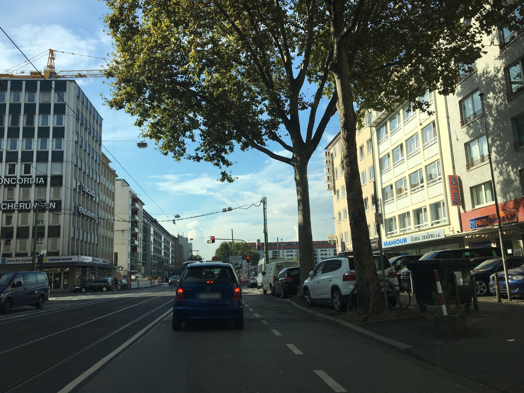 Street view near 가고파민박, Frankfurt am Main — © chuck (CC BY-SA · Mapillary)