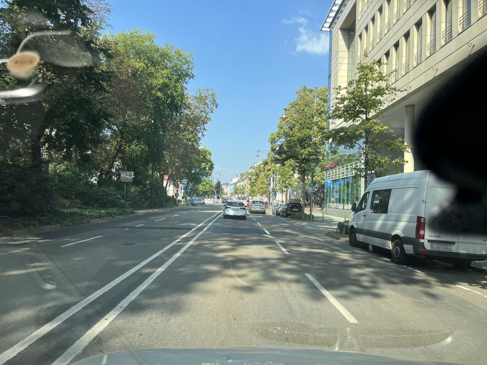 Street view near Ameron Hotel Collection, Frankfurt am Main — © robffm (CC BY-SA · Mapillary)
