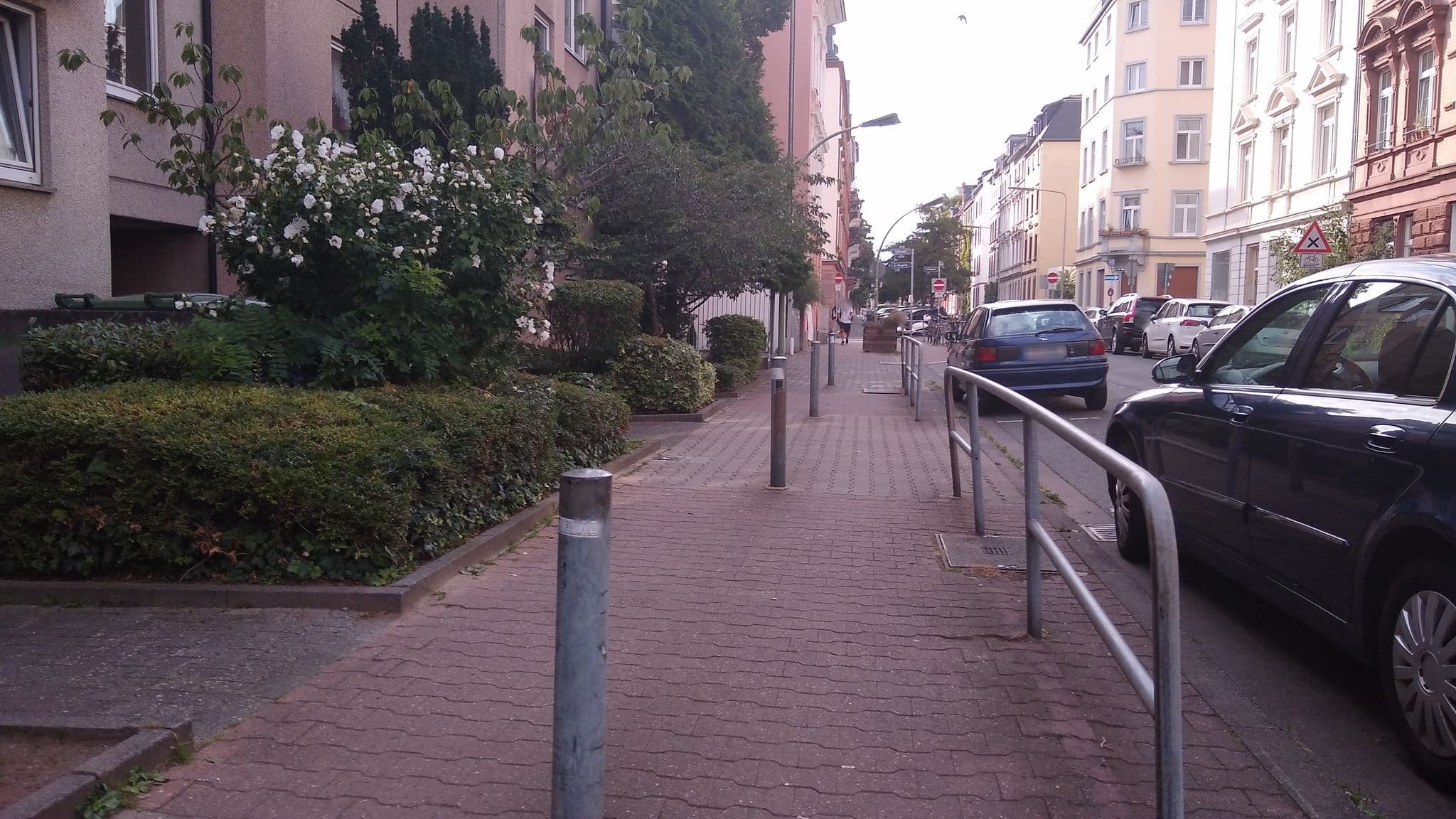 Street view near Falk Hotel, Frankfurt am Main — © bennid4 (CC BY-SA · Mapillary)