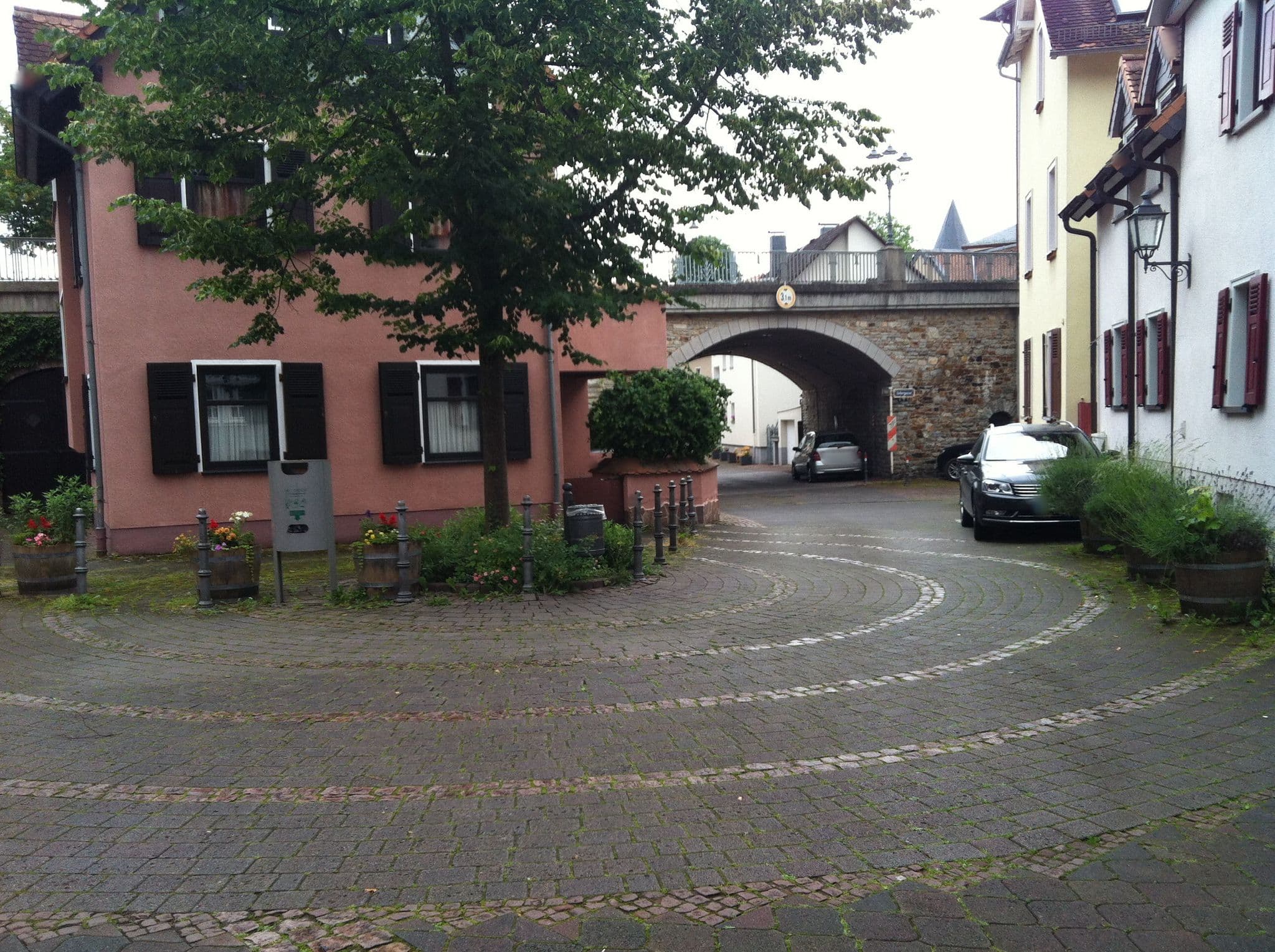 Street view near Zur Brücke, Bad Homburg vor der Höhe — © miguel_andrade (CC BY-SA · Mapillary)
