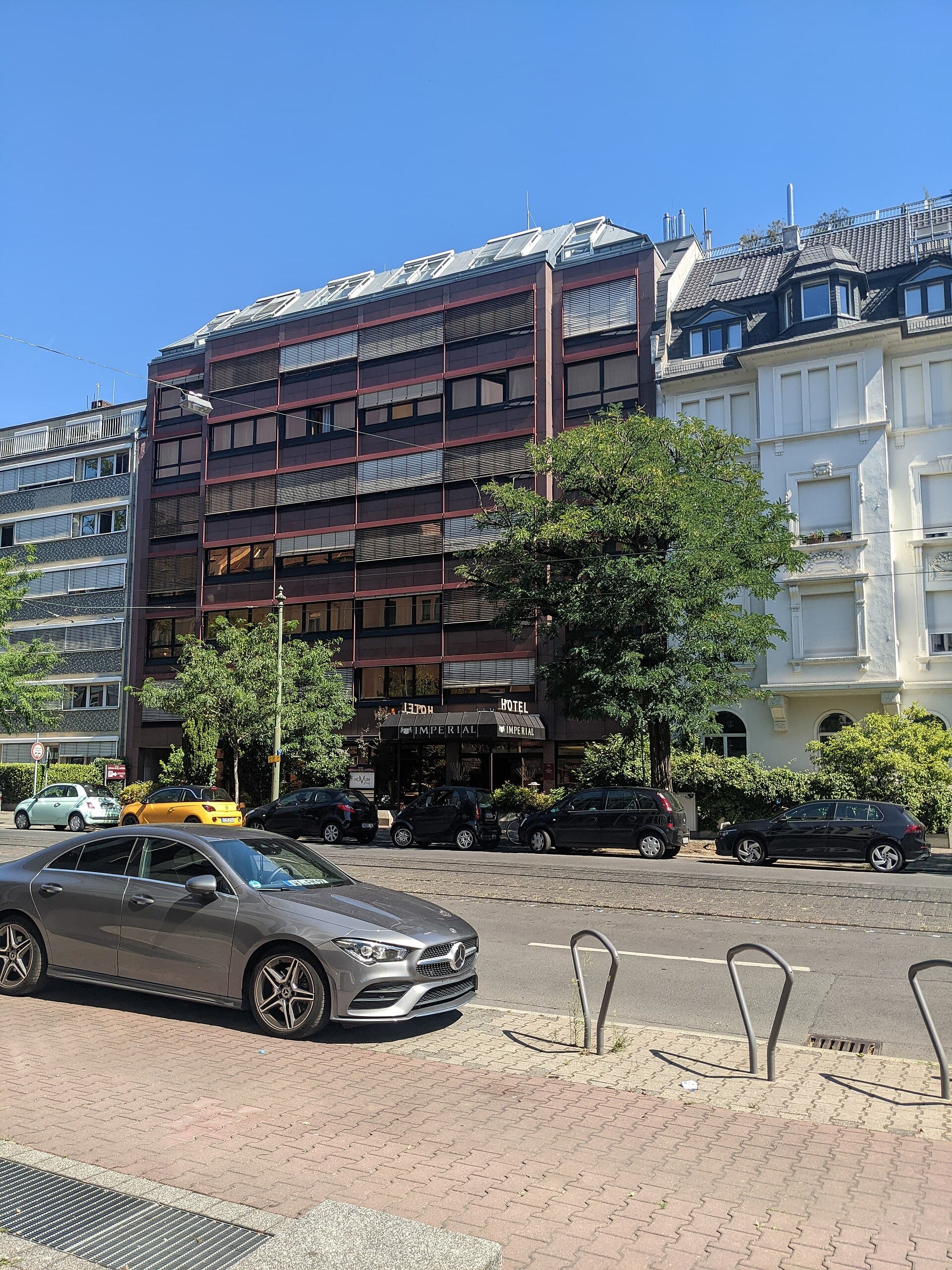 IMPERIAL Novum Hotel Frankfurt Messe am Palmengarten (via Wikimedia Commons, CC BY-SA 4.0)