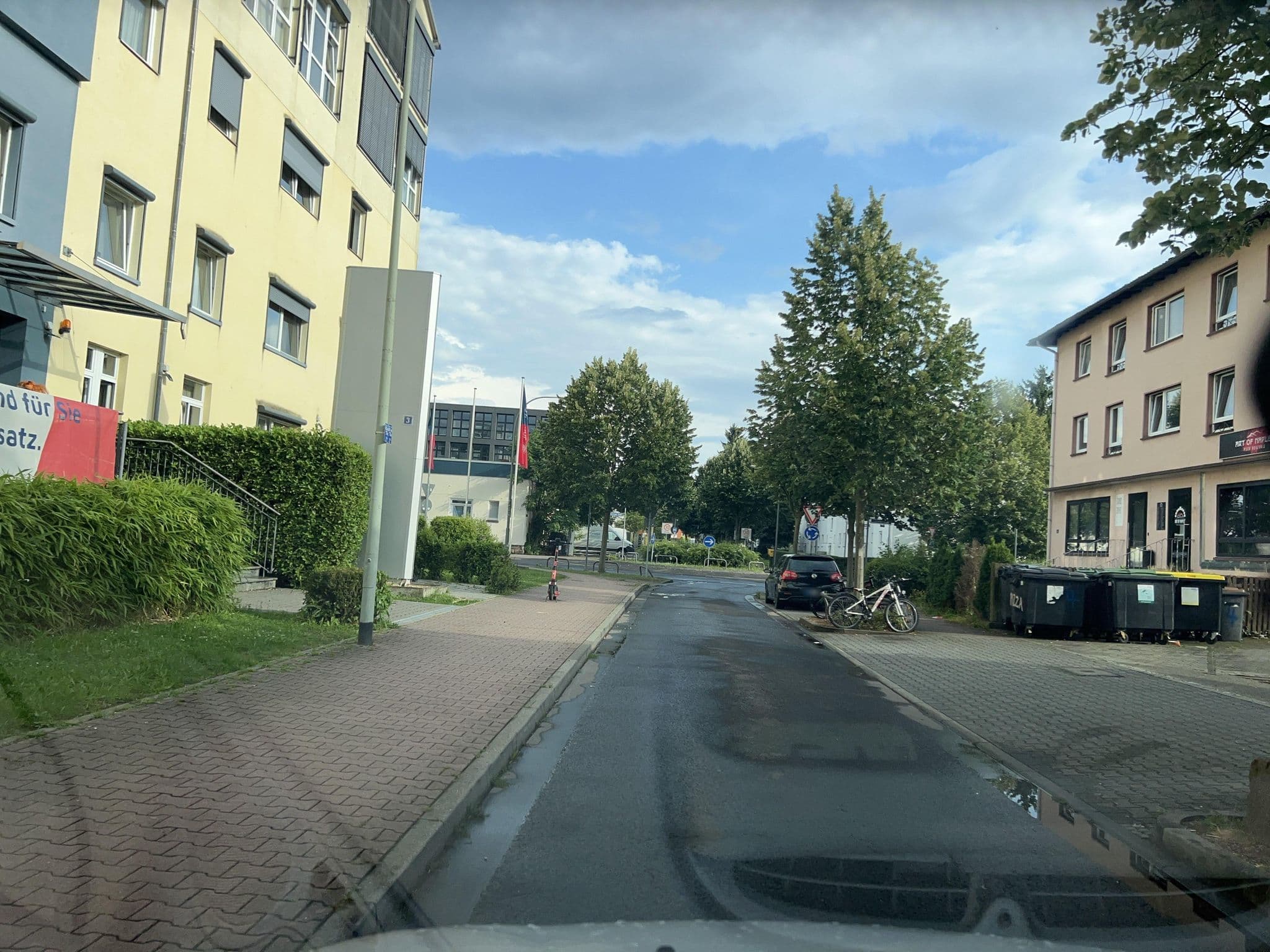 Street view near Flemings Conference Hotel Frankfurt, Gallus — © robffm (CC BY-SA · Mapillary)