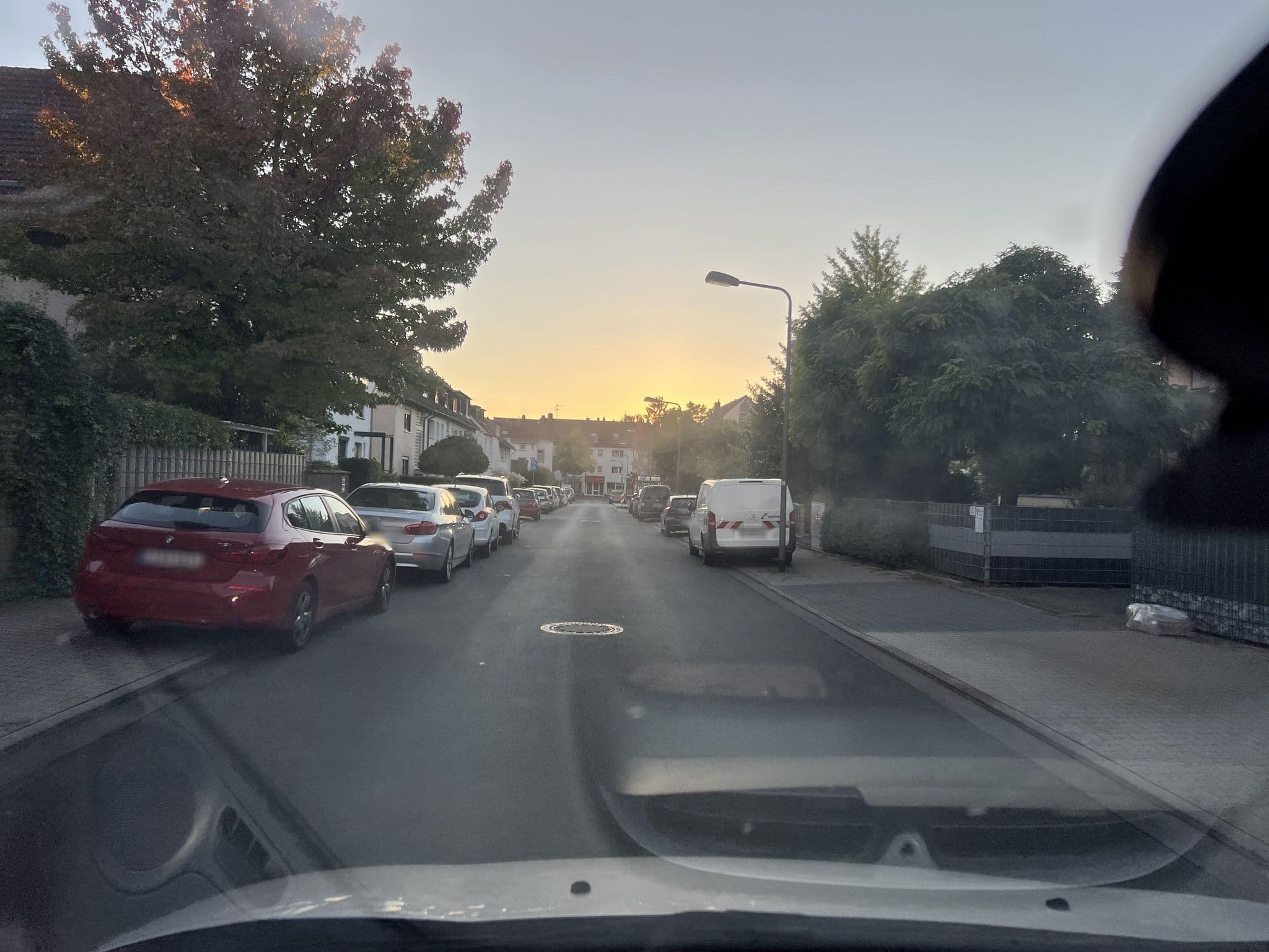 Street view near Roswitha Riebeck Kinderhotel und Krabbelgruppe Villa Kunterbunt, Frankfurt am Main — © robffm (CC BY-SA · Mapillary)