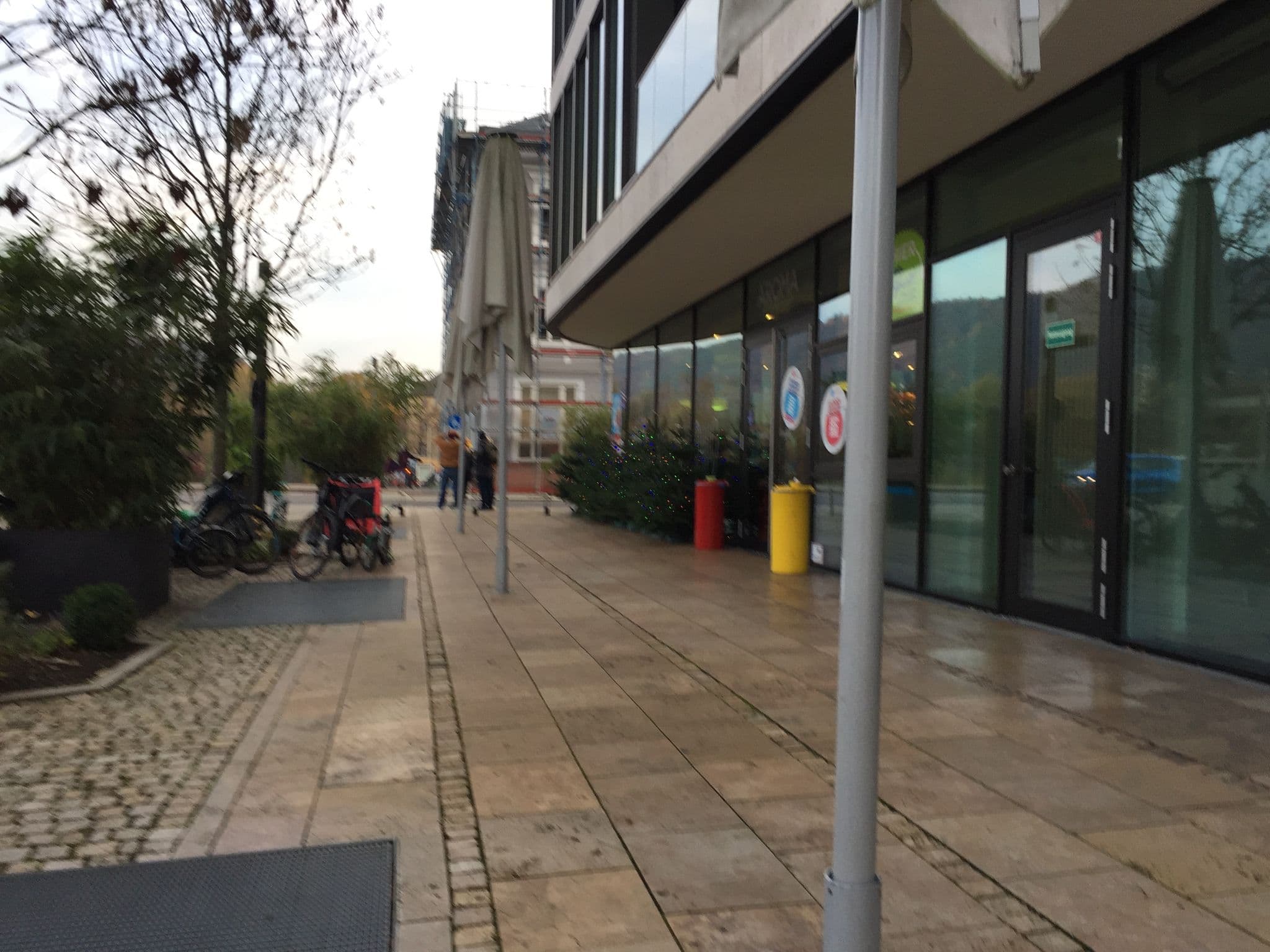 Street view near Hotel und Seniorenresidenz Rosenpark, Marburg an der Lahn — © troher15 (CC BY-SA · Mapillary)