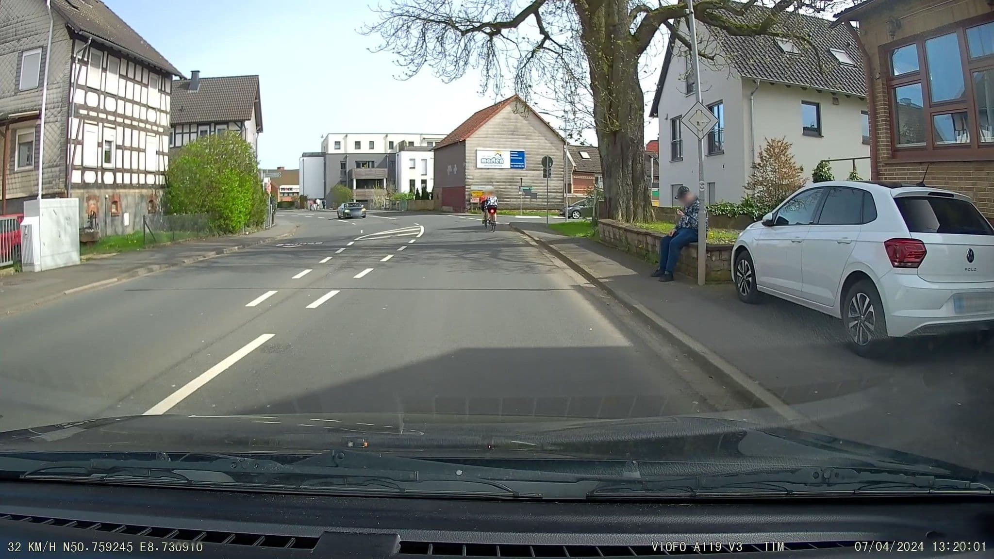 Street view near Pension zum Hof, Marburg an der Lahn — © tim3003 (CC BY-SA · Mapillary)