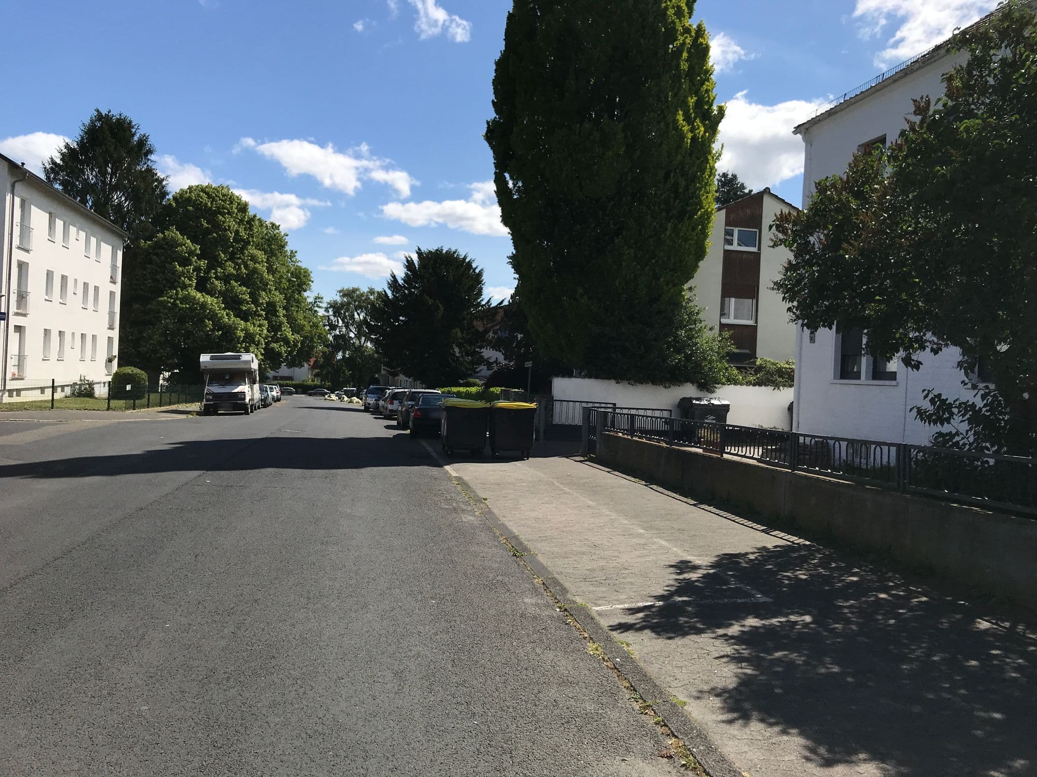 Street view near Privatzimmervermietung Gästehaus Alder, Bad Nauheim — © troher15 (CC BY-SA · Mapillary)