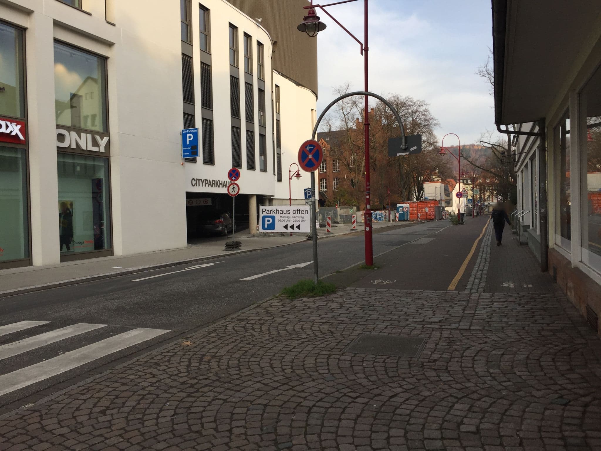 Street view near B&B Hotel Marburg, Marburg an der Lahn — © troher15 (CC BY-SA · Mapillary)