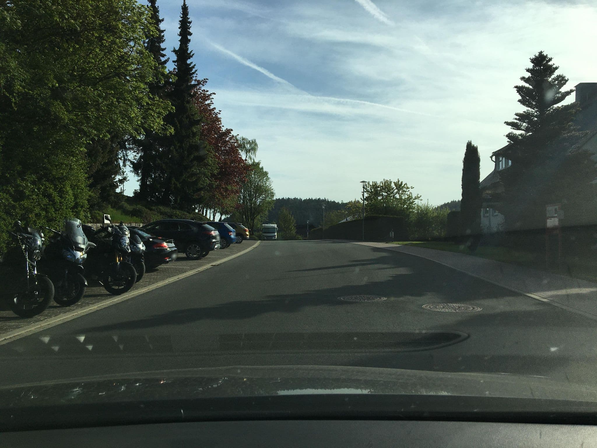 Street view near Wietheger's Ferienwohnungen, Willingen — © heetENkoel (CC BY-SA · Mapillary)