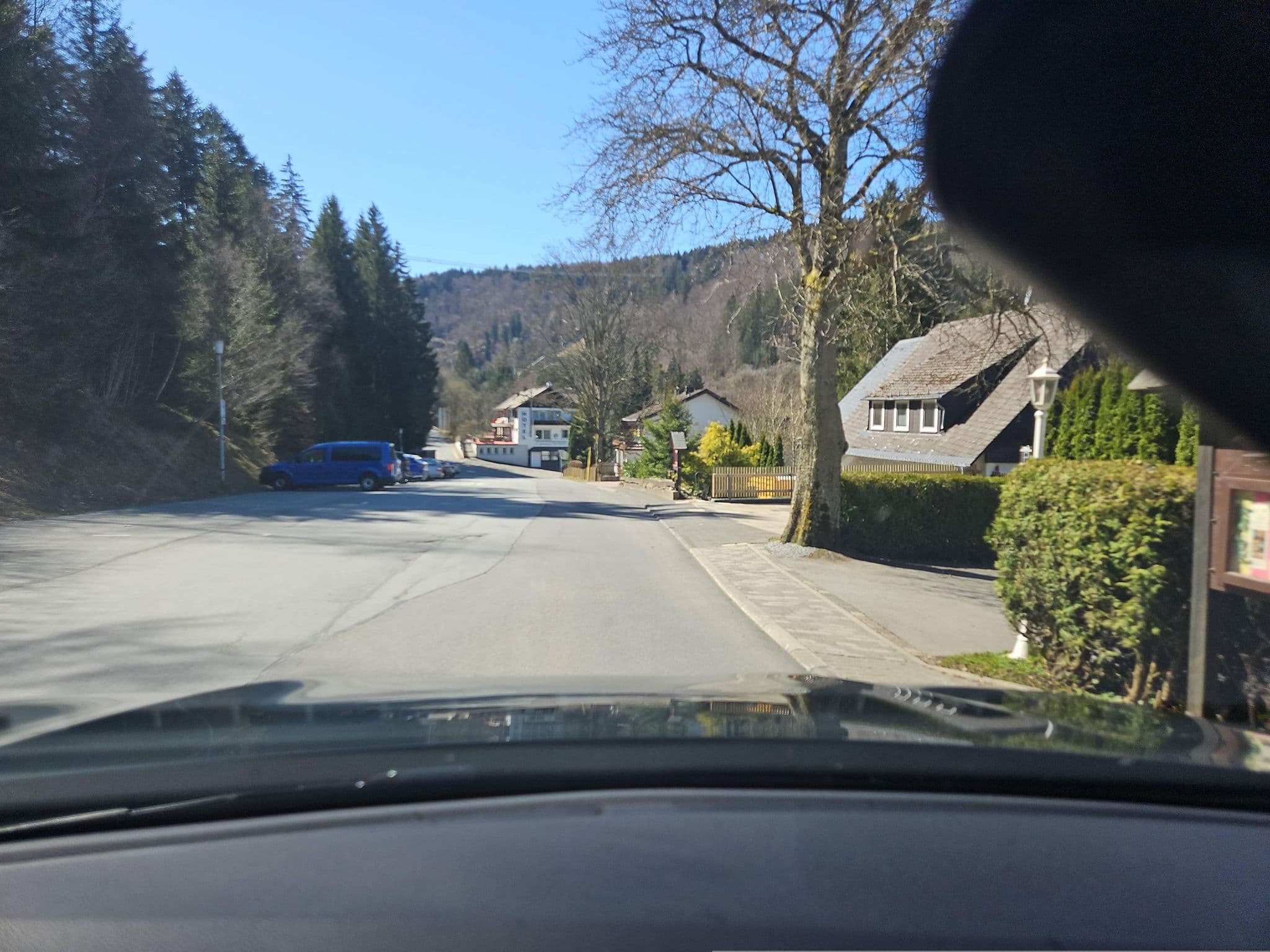 Street view near Ferienwohnungen Tannenhof Willingen, Willingen — © toho (CC BY-SA · Mapillary)