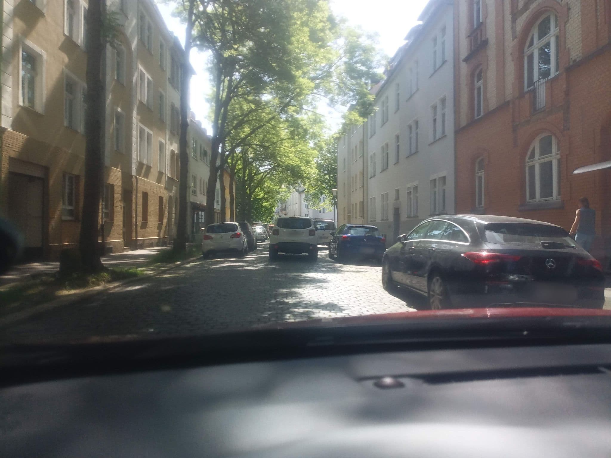 Street view near Gästehaus Minkel, Kassel — © sehfahrer (CC BY-SA · Mapillary)