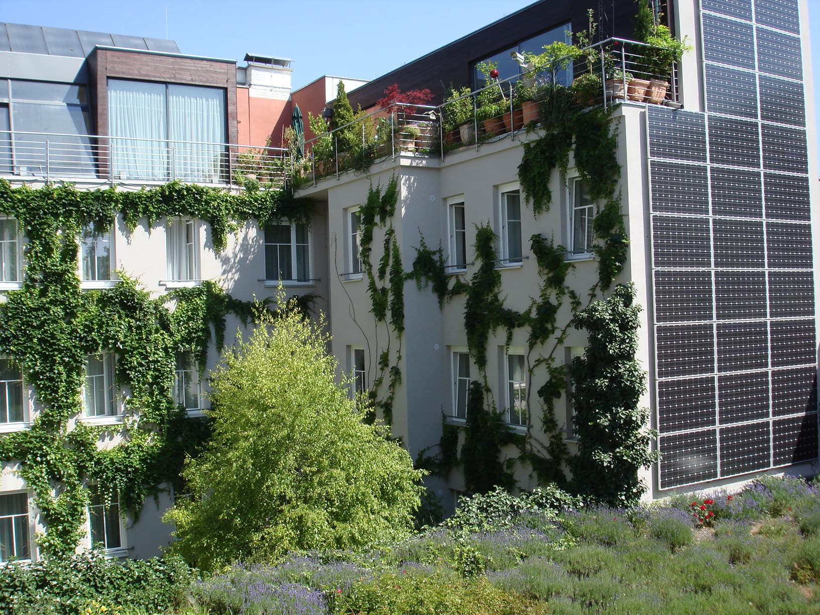 Boutiquehotel Stadthalle (via Wikimedia Commons, CC BY-SA 3.0 de)