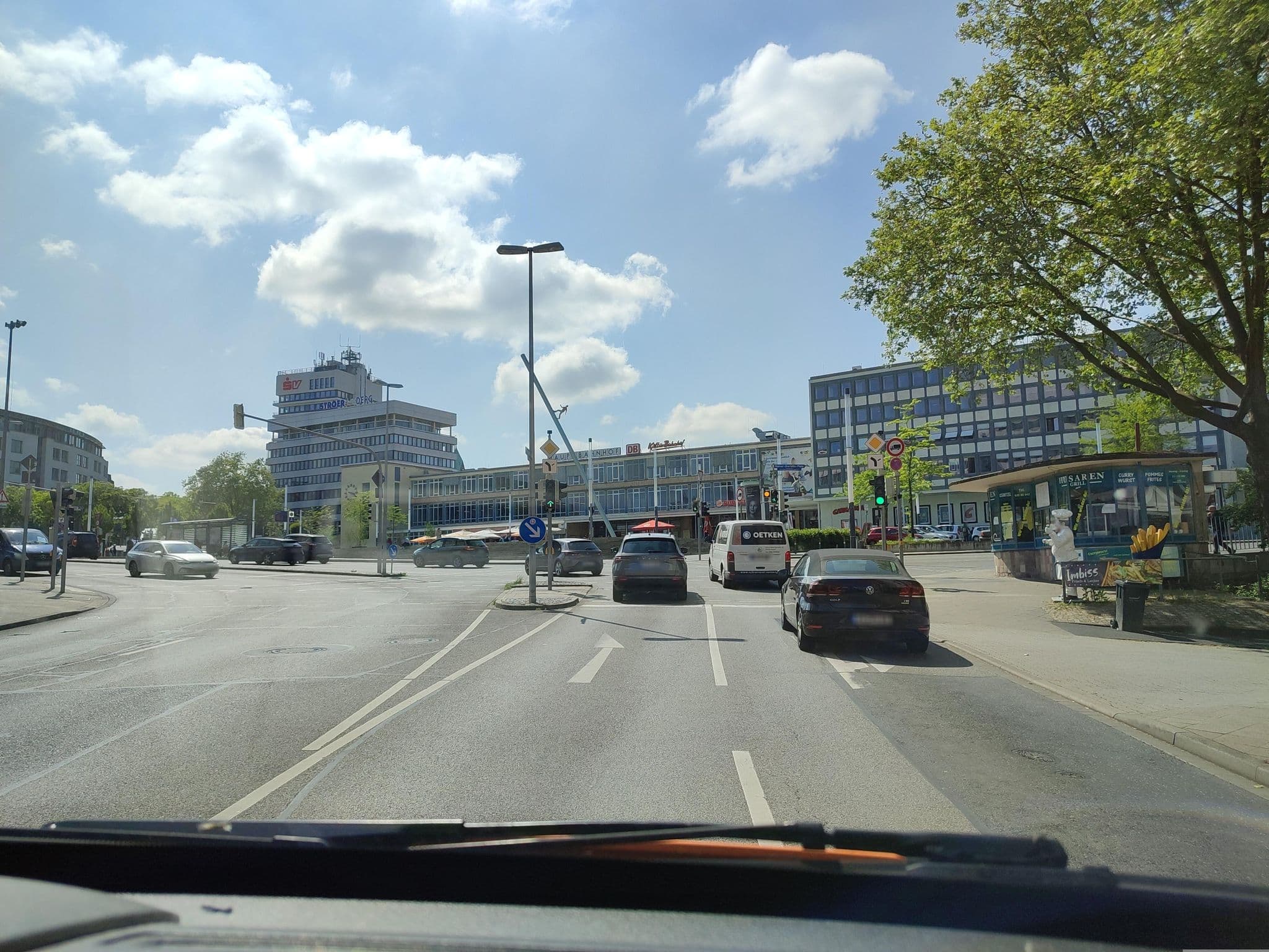 Street view near Golden Tulip Kassel Hotel Reiss, Kassel — © Eteif (CC BY-SA · Mapillary)