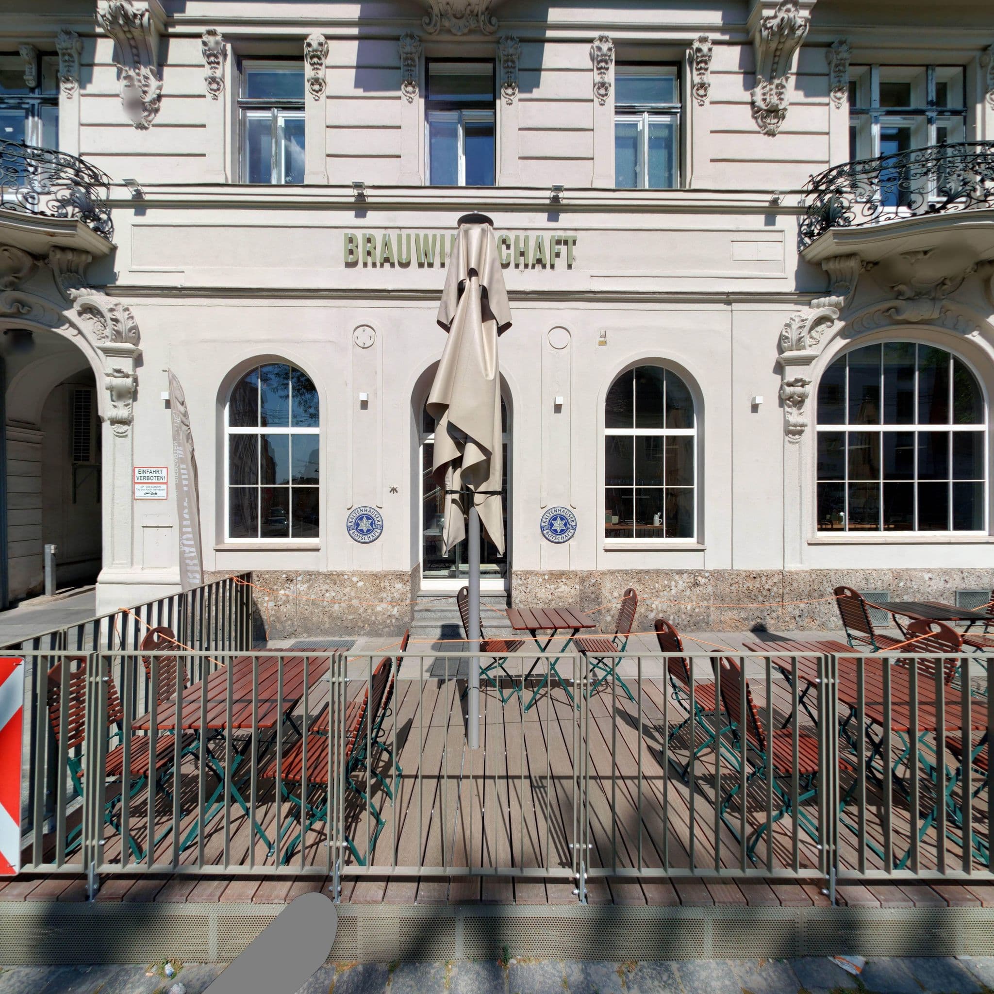 Street view near Hotel Brauhof Wien, Fünfhaus — © eliasgander (CC BY-SA · Mapillary)