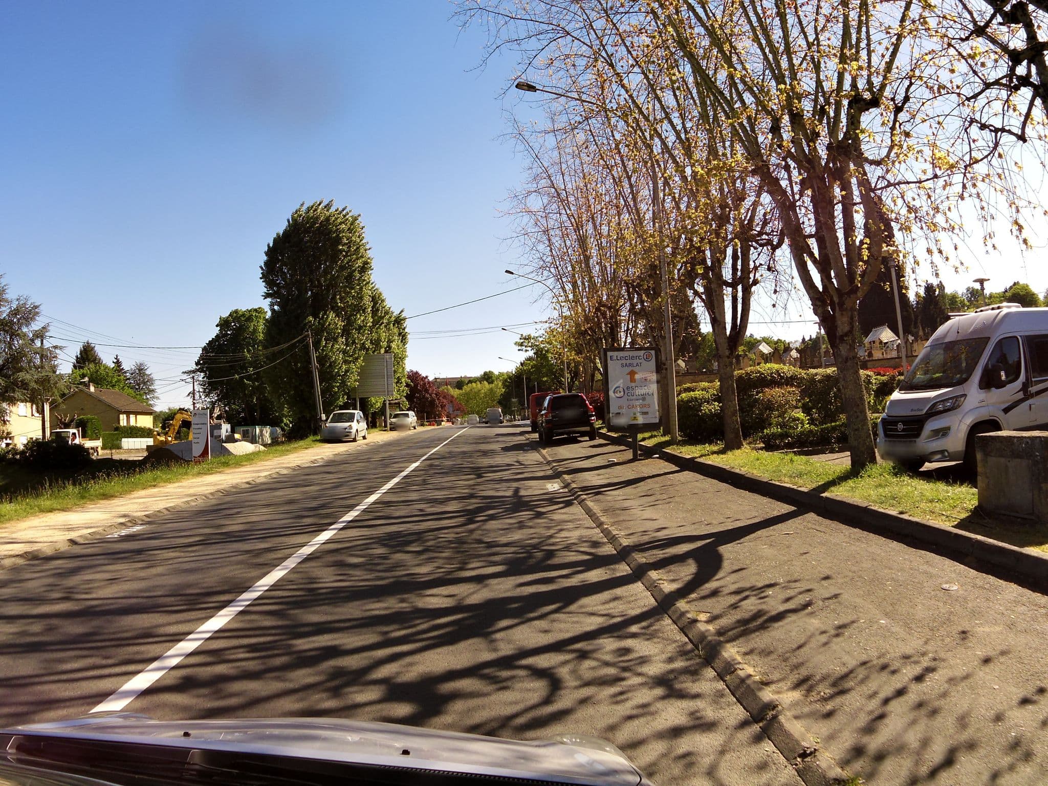 Street view near Aire de camping-car de Sarlat-la-Caneda, grande aire, Sarlat-la-Canéda — © zors1843 (CC BY-SA · Mapillary)