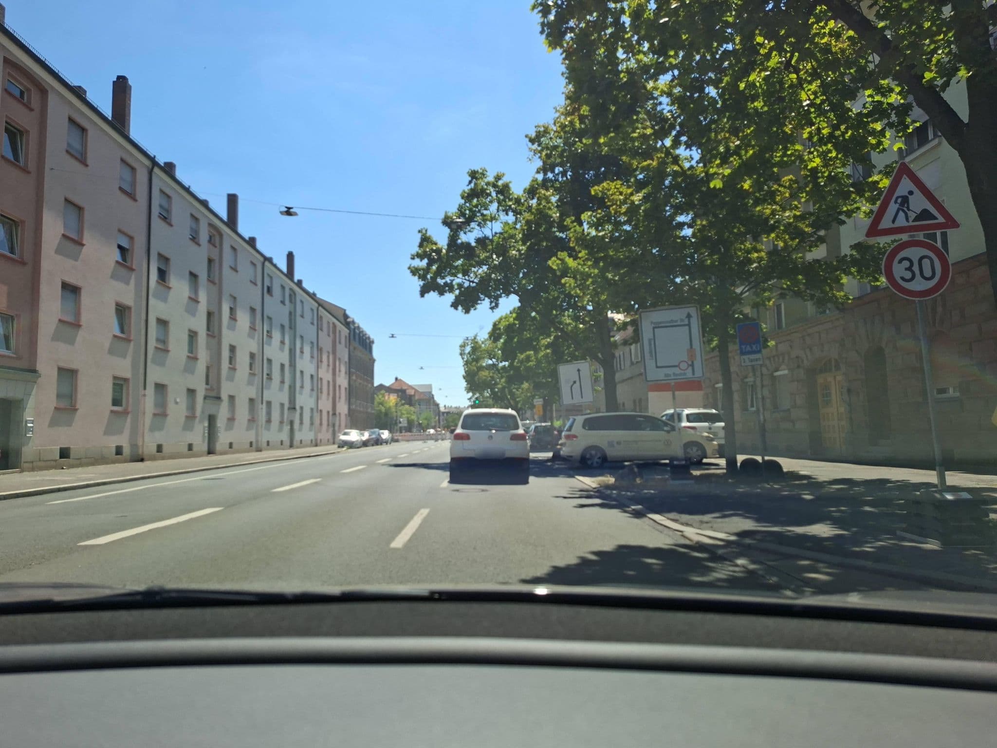 Street view near Apartments 4 Rent, Fürth — © Felix23 (CC BY-SA · Mapillary)