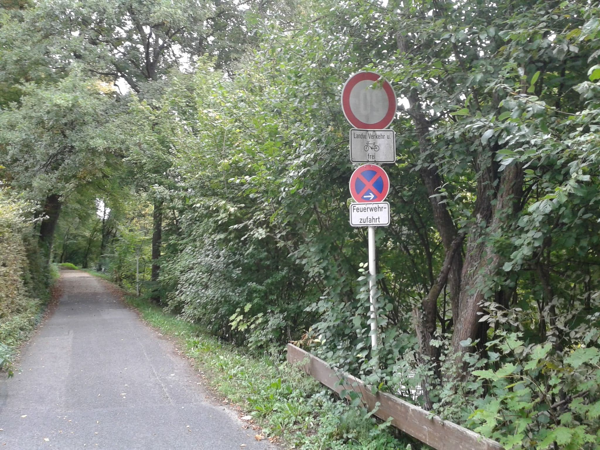 Street view near Jugendherberge Wolfsschlucht, Bamberg — © bernd_niemann (CC BY-SA · Mapillary)