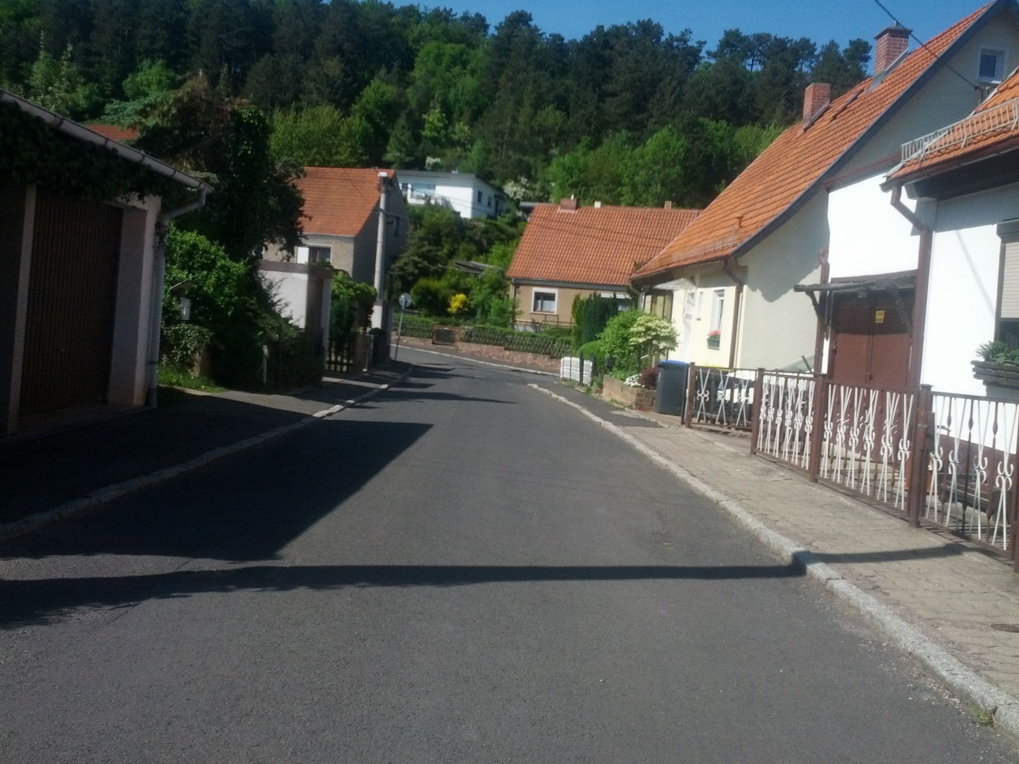 Street view near Rexrodt, Bernd Zimmervermietung Bernd, Eisenach — © zoegglmeyr (CC BY-SA · Mapillary)