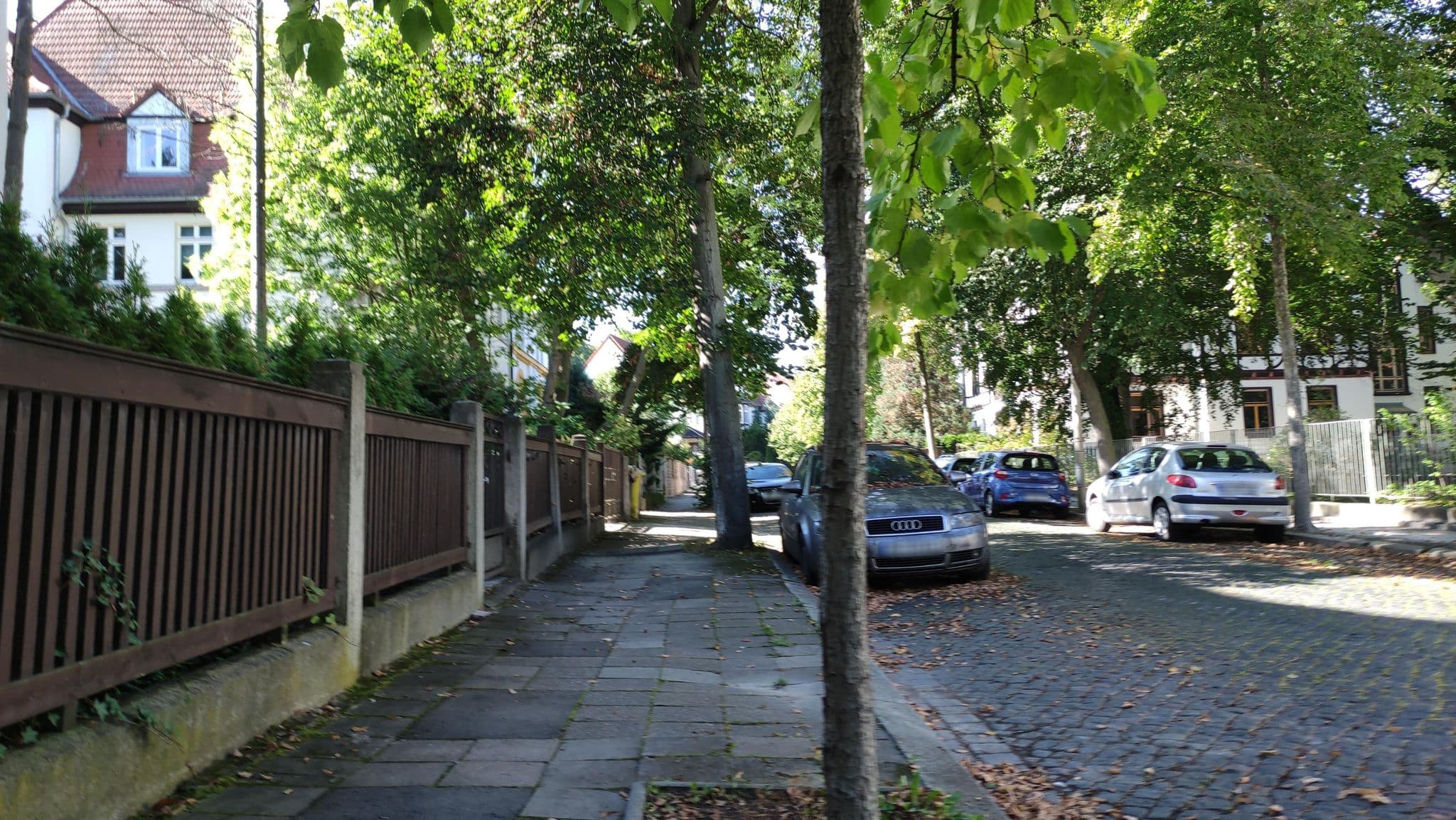Street view near H17 Design-Apartments, Erfurt — © msdess (CC BY-SA · Mapillary)