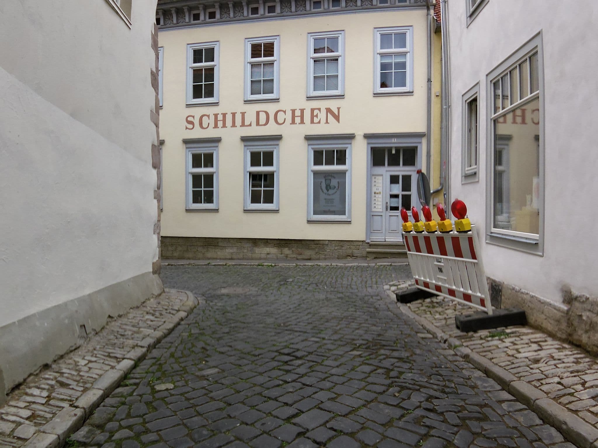 Street view near Altstadtrefugium Krämerbrücke, Erfurt — © zoegglmeyr (CC BY-SA · Mapillary)