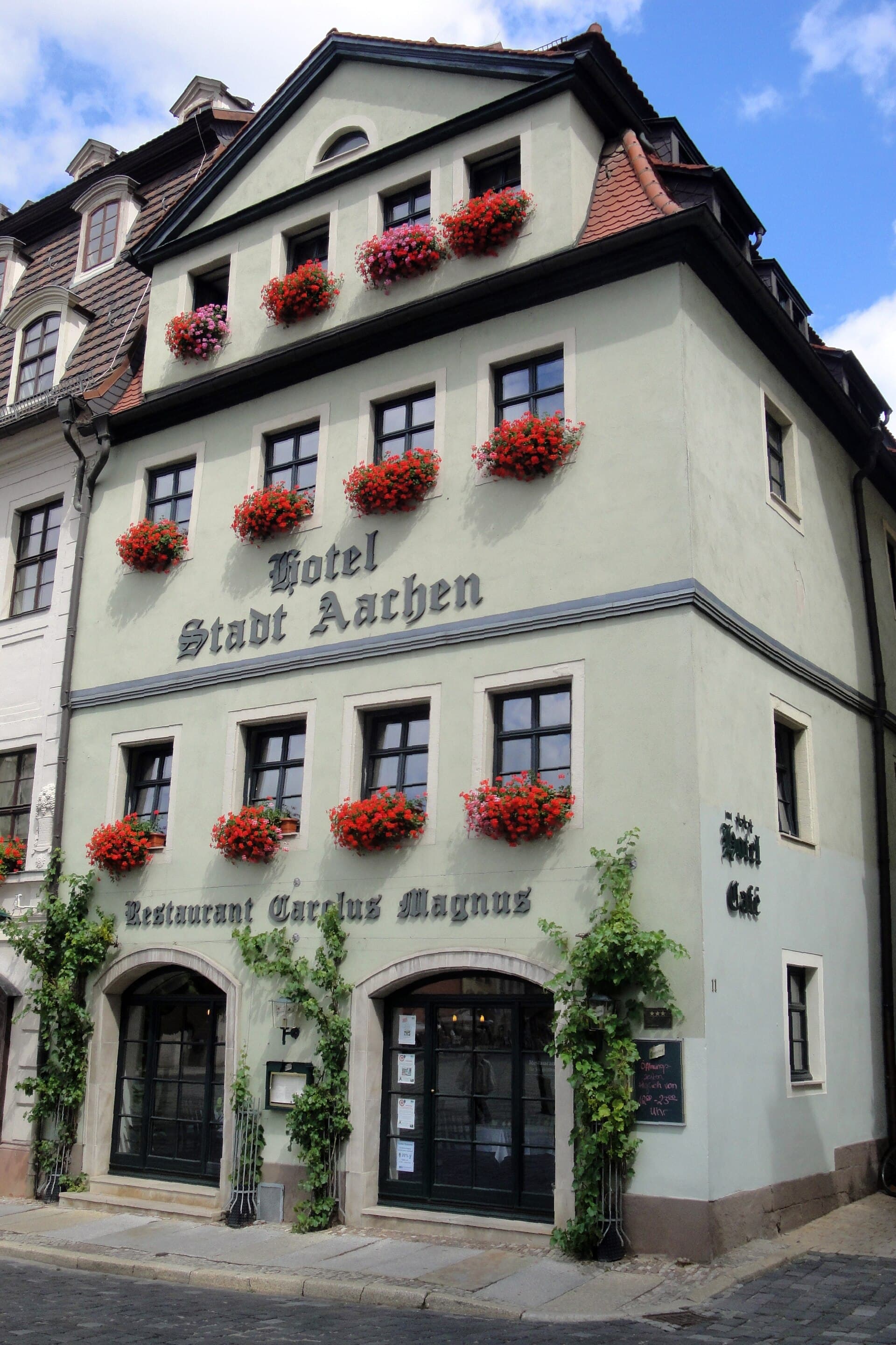 Hotel Stadt Aachen (via Wikimedia Commons, CC BY-SA 4.0)