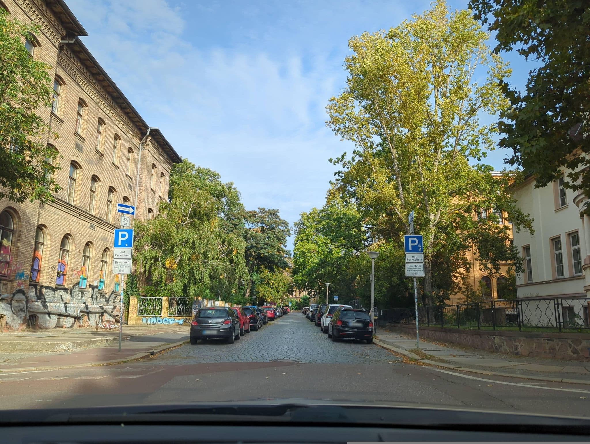 Street view near Jugendherberge Halle, Halle (Saale) — © AlexSpritze (CC BY-SA · Mapillary)