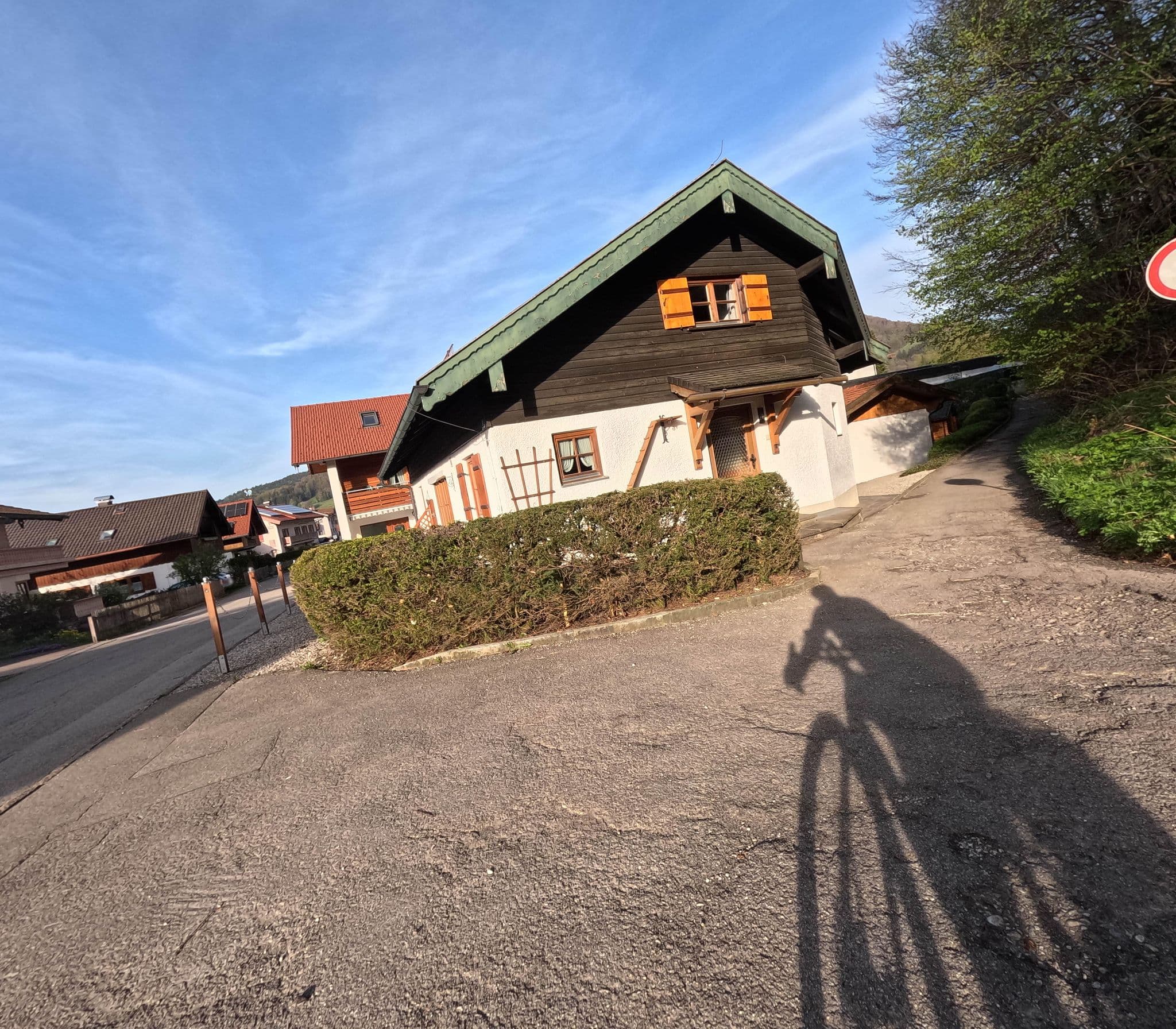 Street view near Johann Hallweger, Ruhpolding — © natebus (CC BY-SA · Mapillary)
