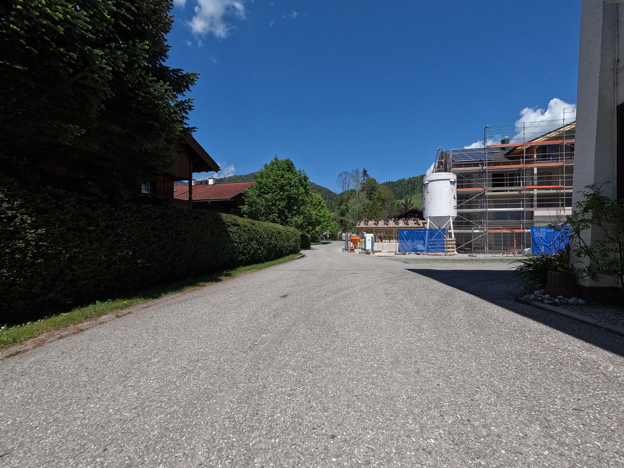 Street view near Chalet Weißlofer, Reit im Winkl — © natebus (CC BY-SA · Mapillary)