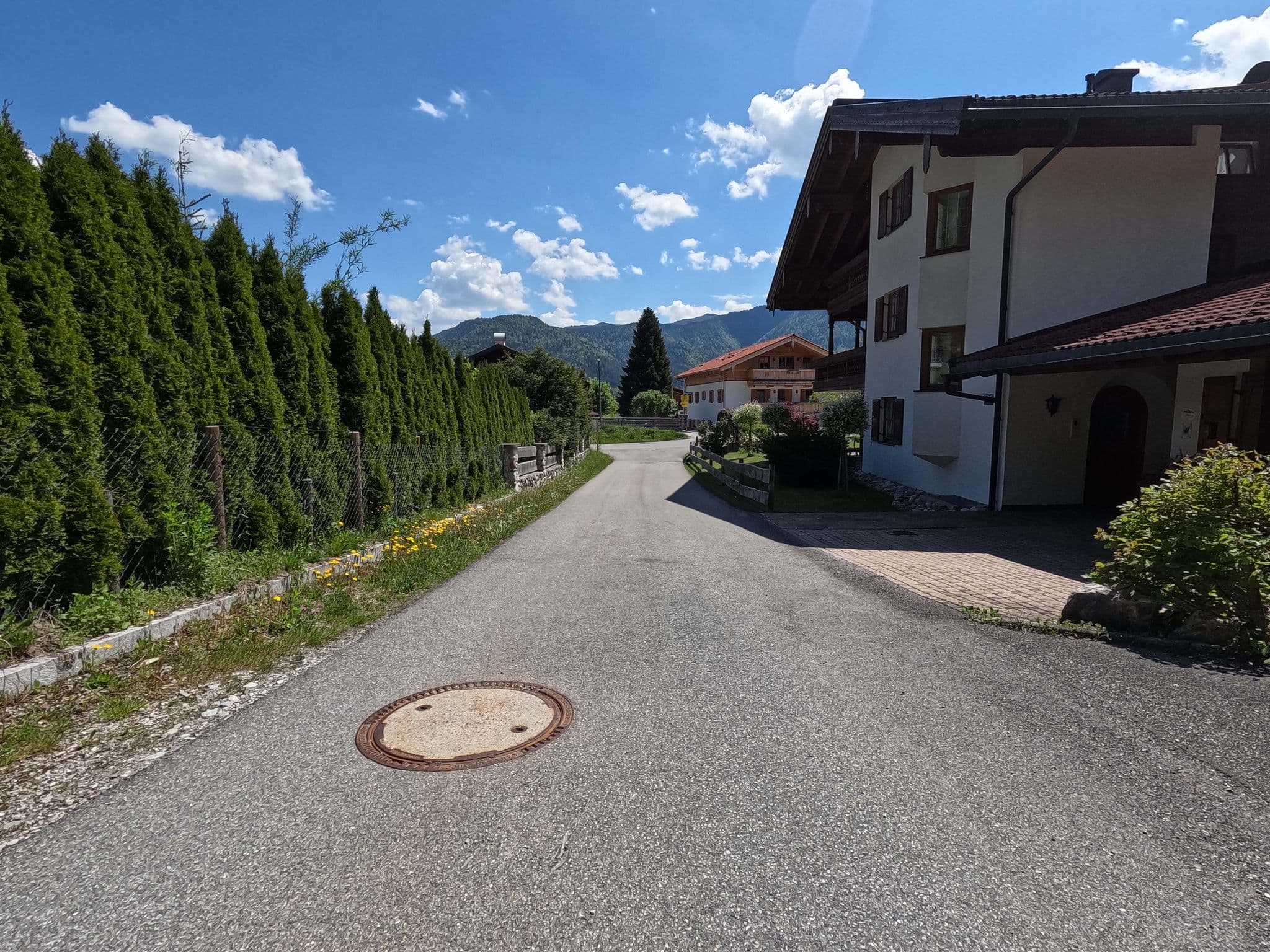Street view near Ralf Hübner, Reit im Winkl — © natebus (CC BY-SA · Mapillary)