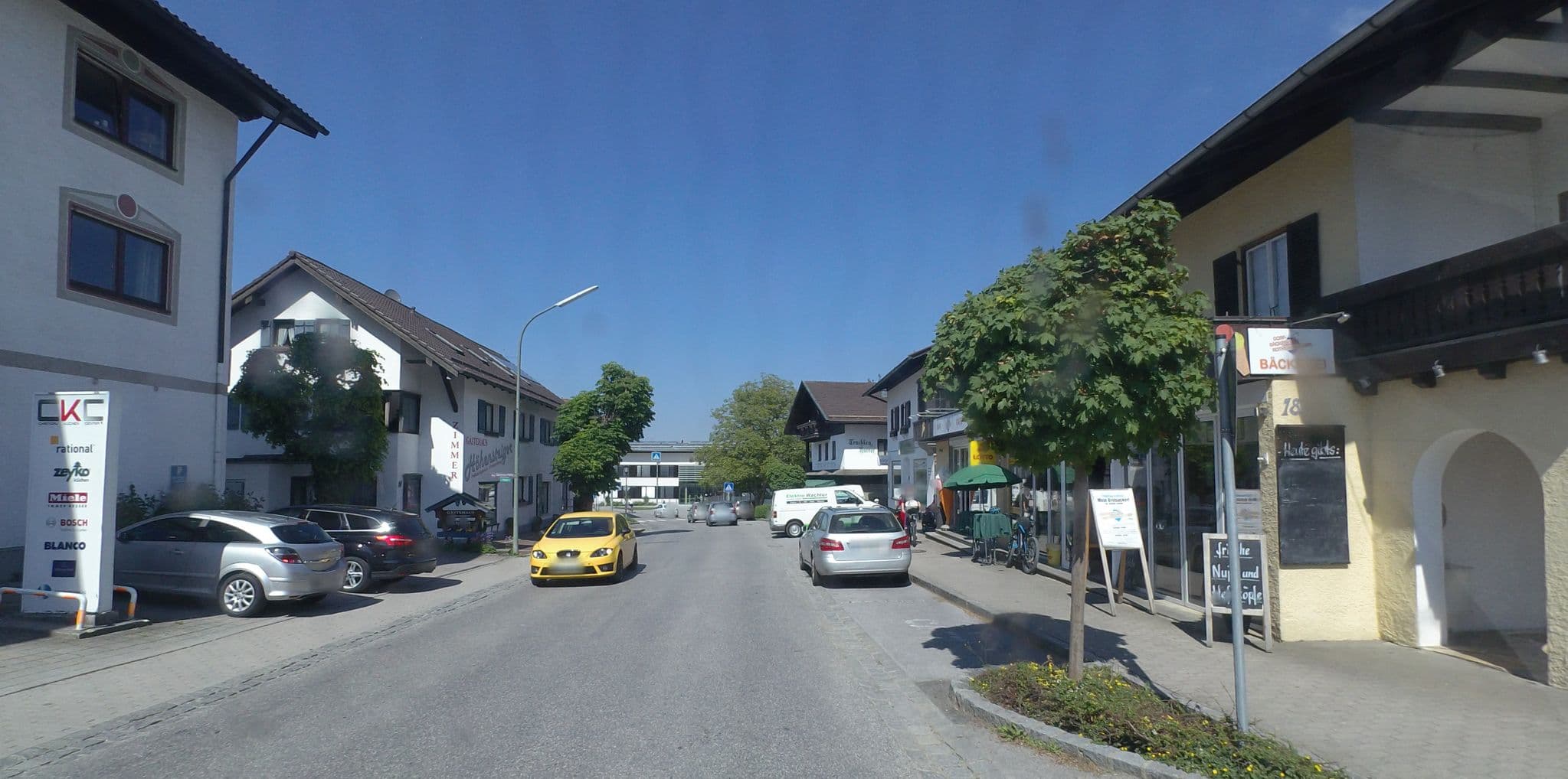 Street view near Höhensteiger Roswitha und Heinrich Gästehaus, Bernau am Chiemsee — © schulf (CC BY-SA · Mapillary)