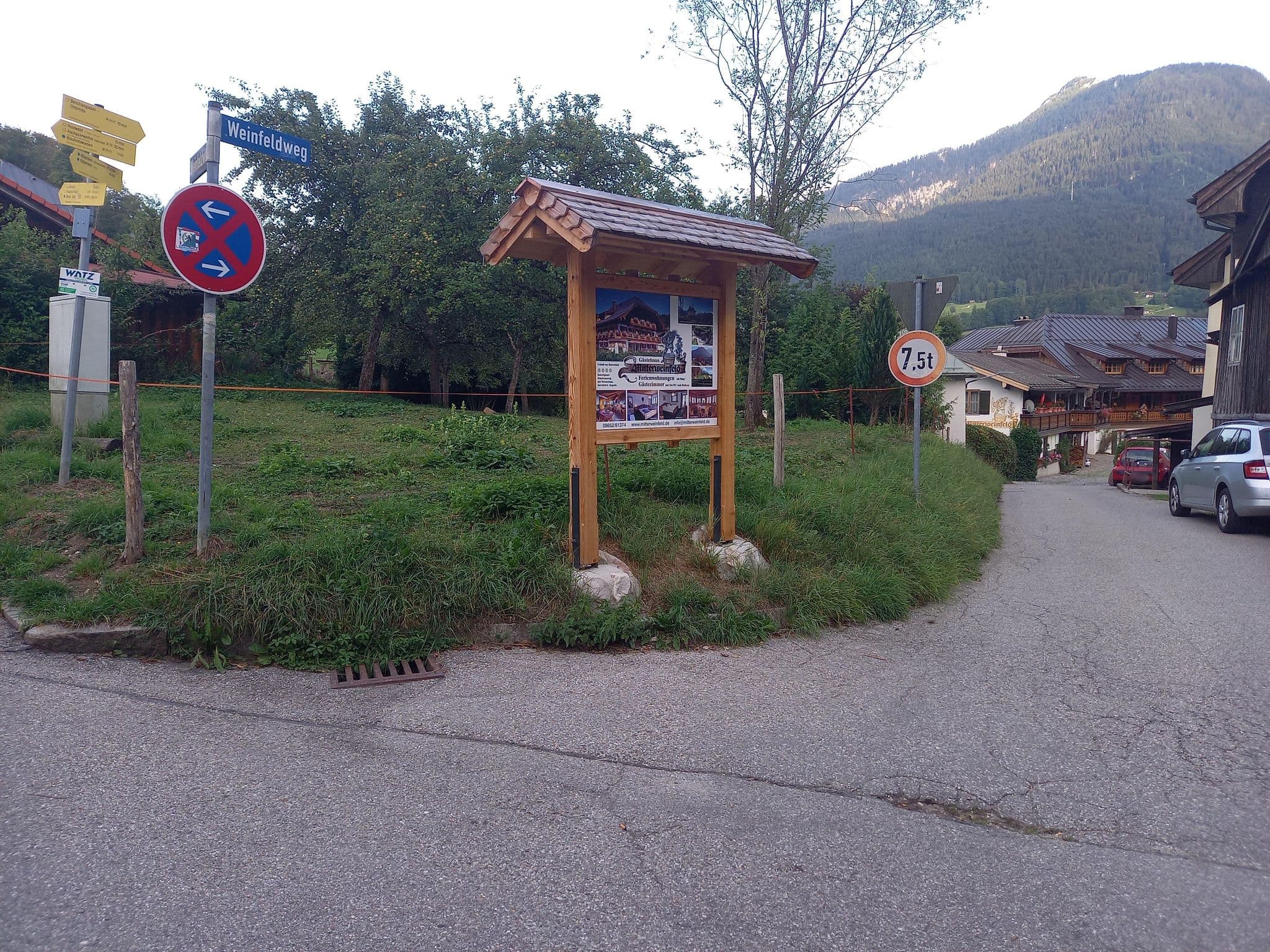 Street view near Weinfeldhof, Berchtesgaden — © Znaika (CC BY-SA · Mapillary)