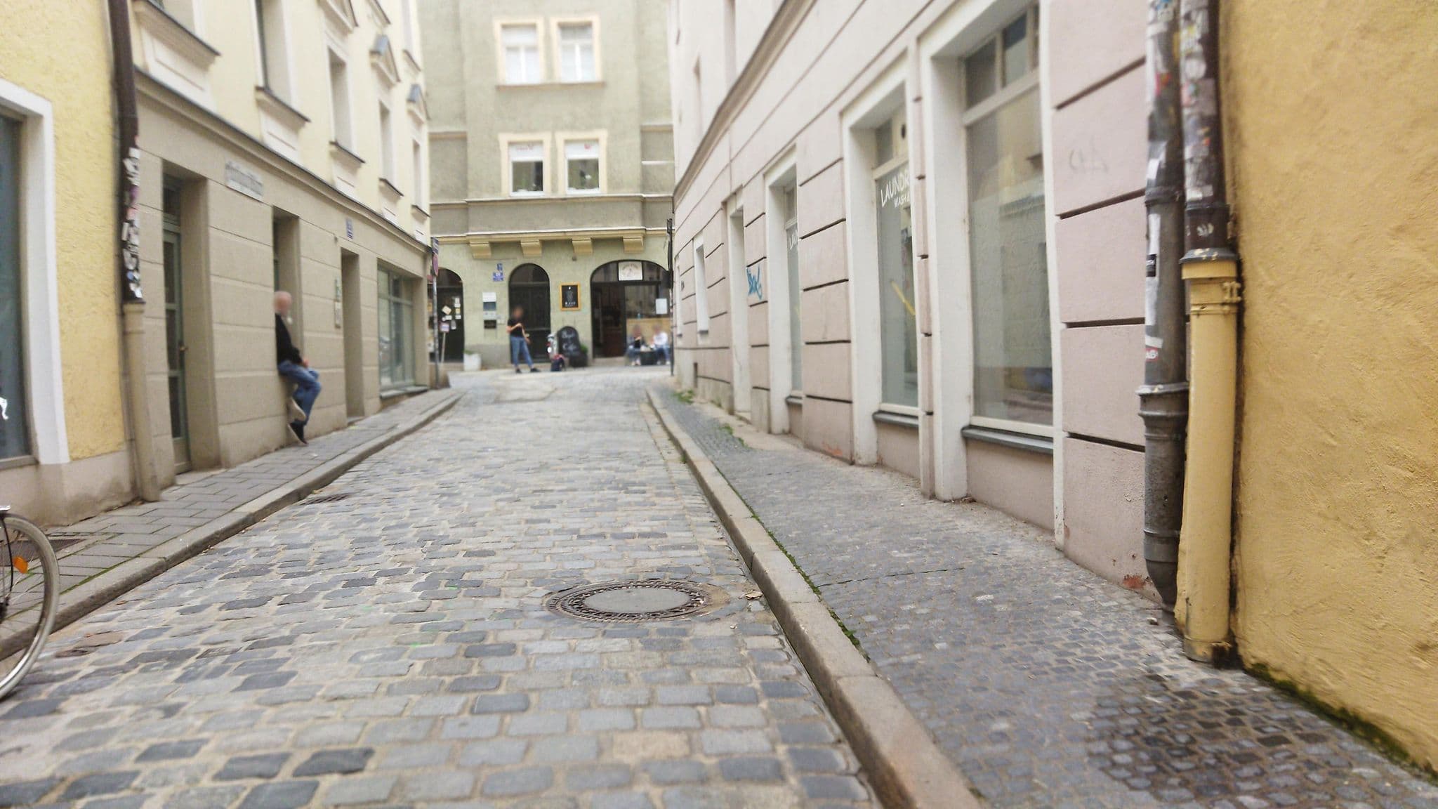 Street view near Brook Lane Hostel, Regensburg — © changchun1 (CC BY-SA · Mapillary)
