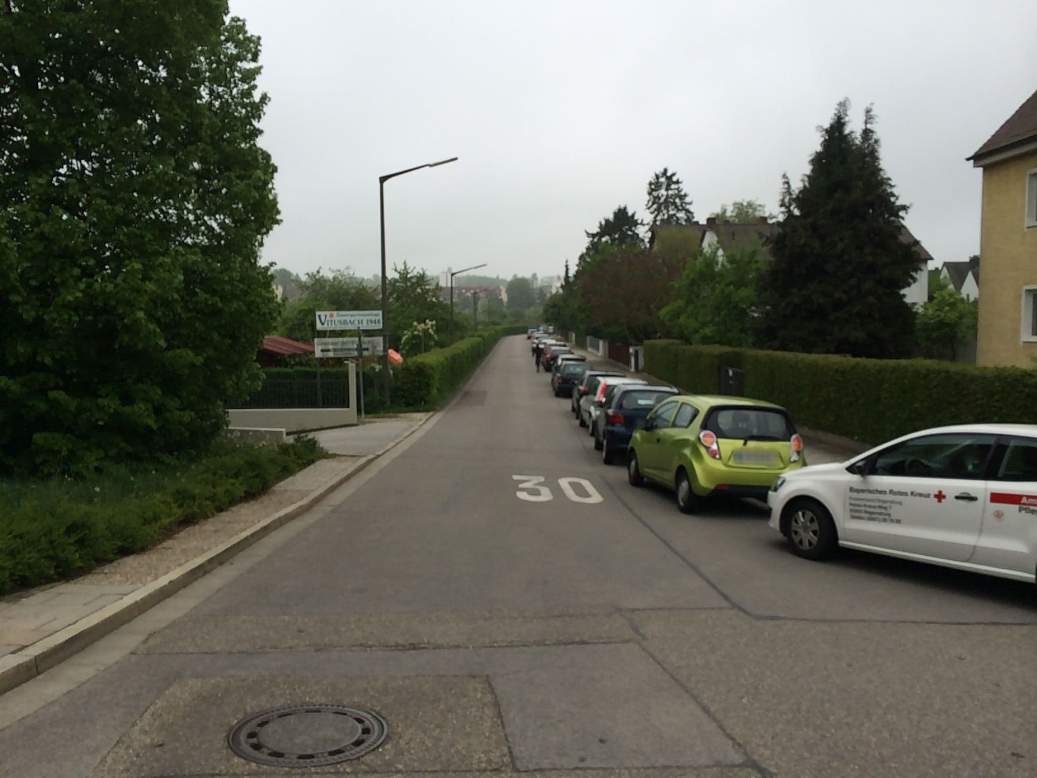 Street view near Apartments Hofgarten, Regensburg — © buchenhaus (CC BY-SA · Mapillary)