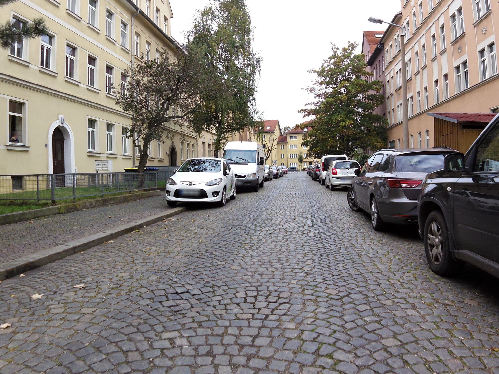 Street view near 4YOUnic AirBnB, Kleinzschocher — © zoegglmeyr (CC BY-SA · Mapillary)