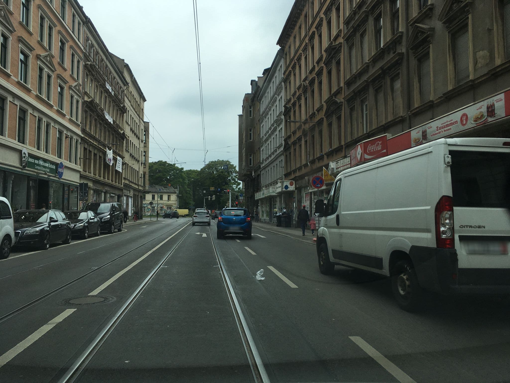Street view near Space Hotel im Campus der JvP Schule, Leipzig — © jordil (CC BY-SA · Mapillary)